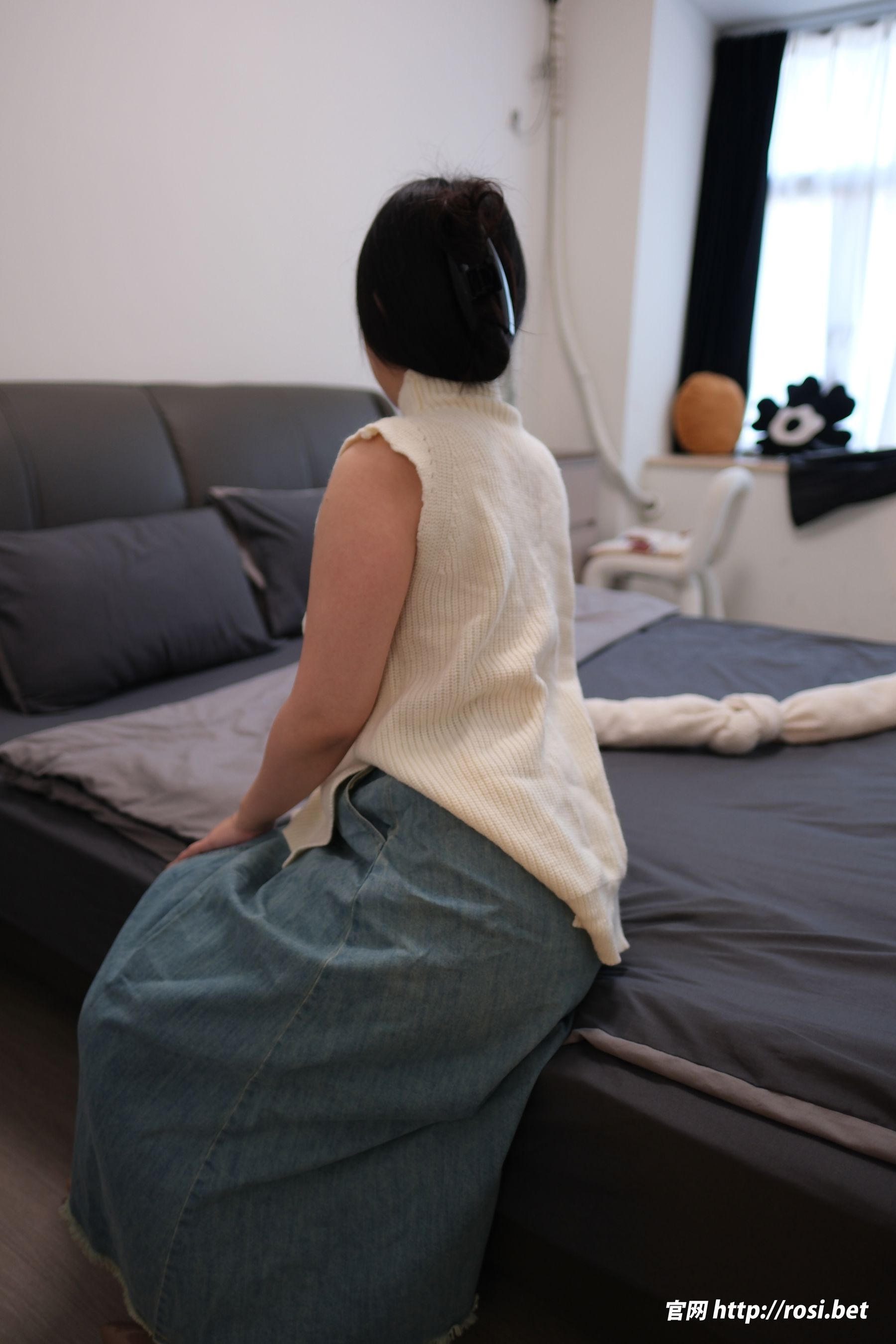 [ROSI写真] 2025.10.13 NO.5061/(161P)