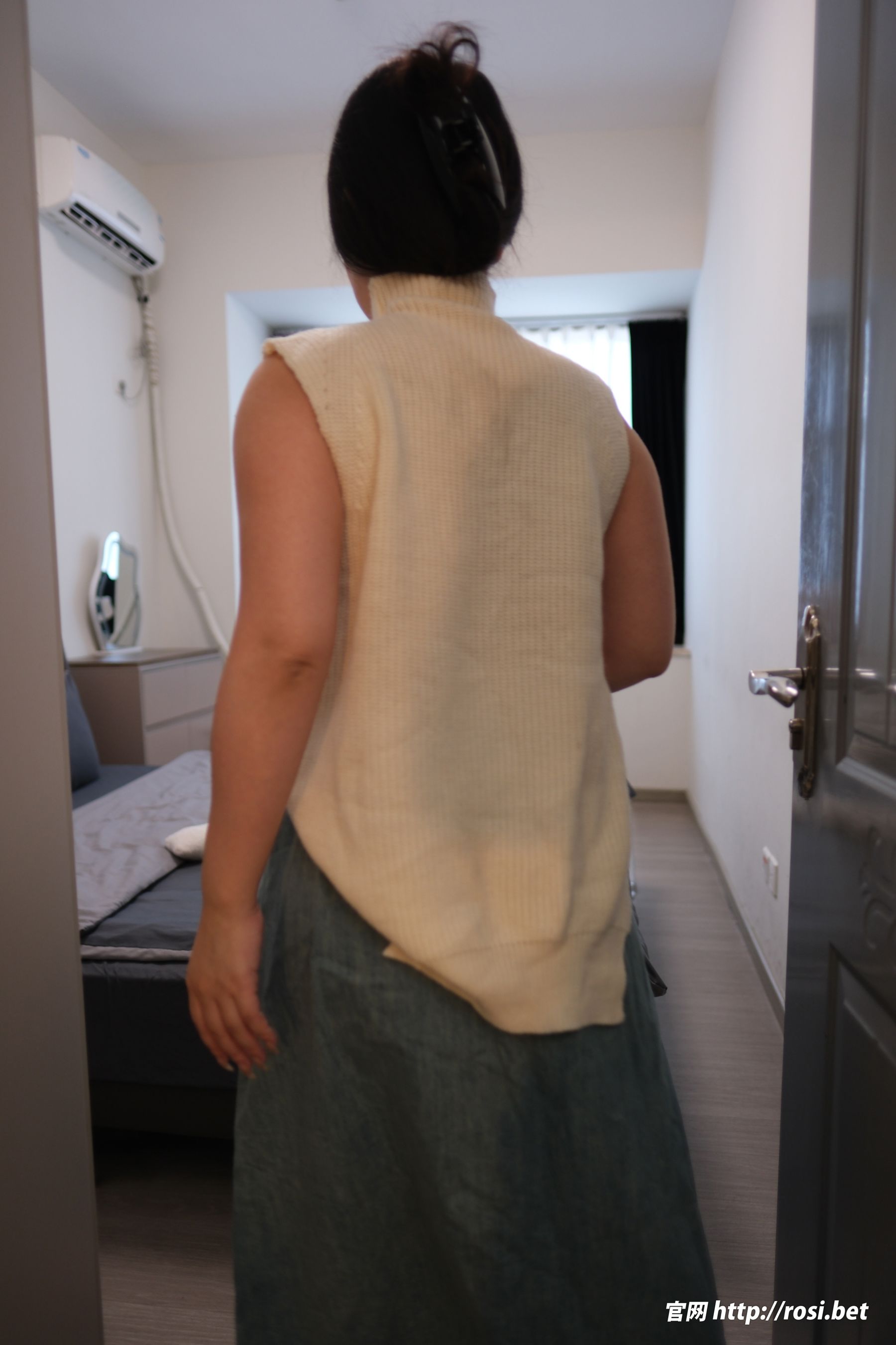 [ROSI写真] 2025.10.13 NO.5061/(161P)