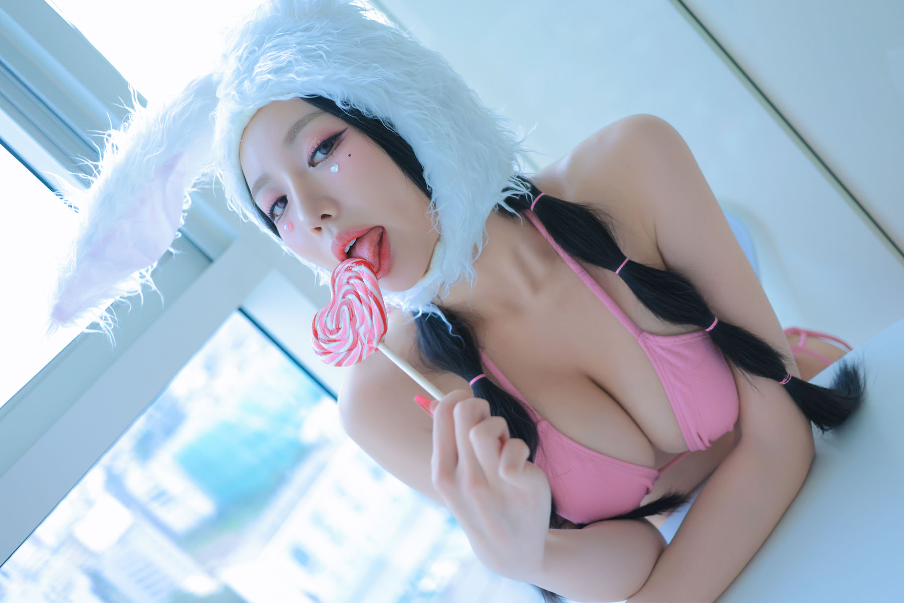 Dongeuran - Naked Bunny/(210P)