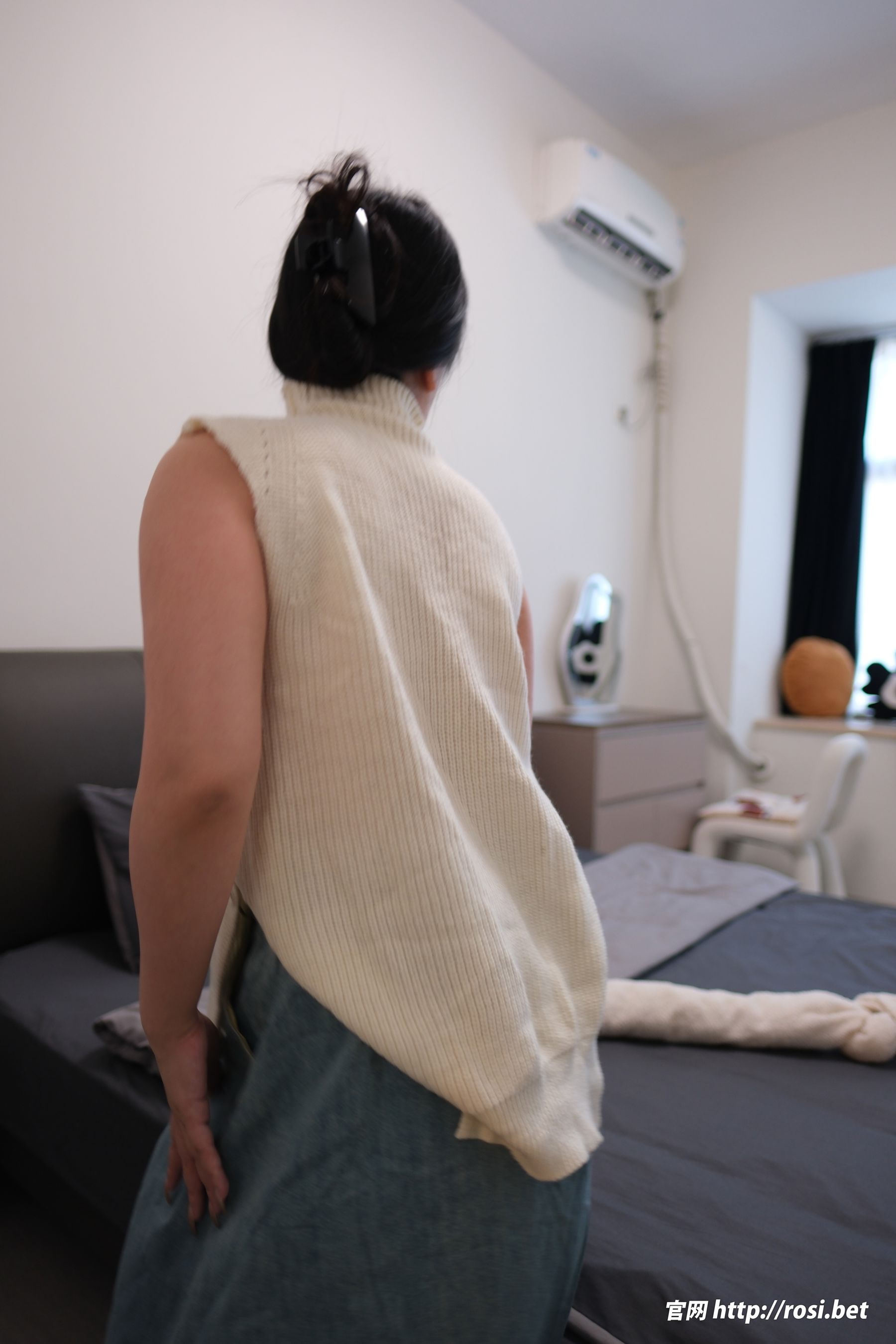 [ROSI写真] 2025.10.13 NO.5061/(161P)