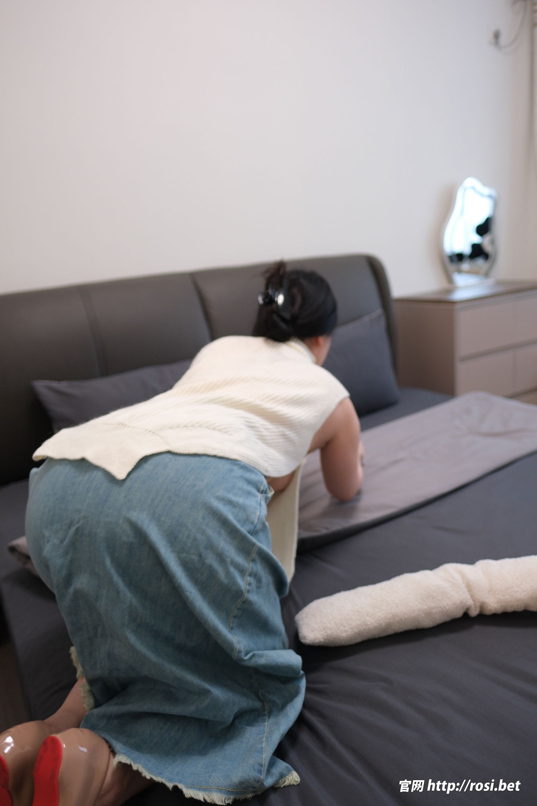 [ROSI写真] 2025.10.13 NO.5061/(161P)