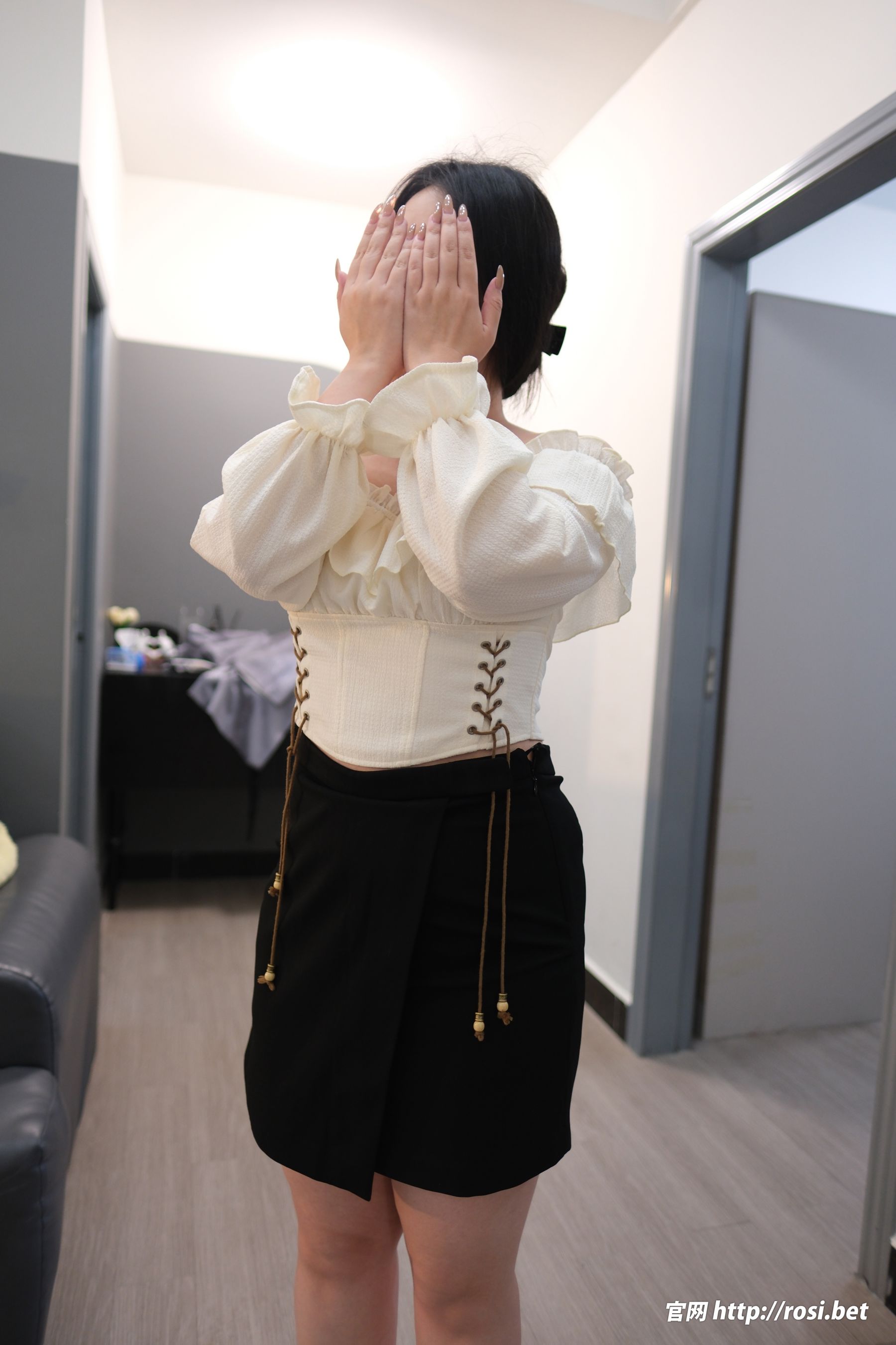 [ROSI写真] 2025.10.09 NO.5057/(117P)