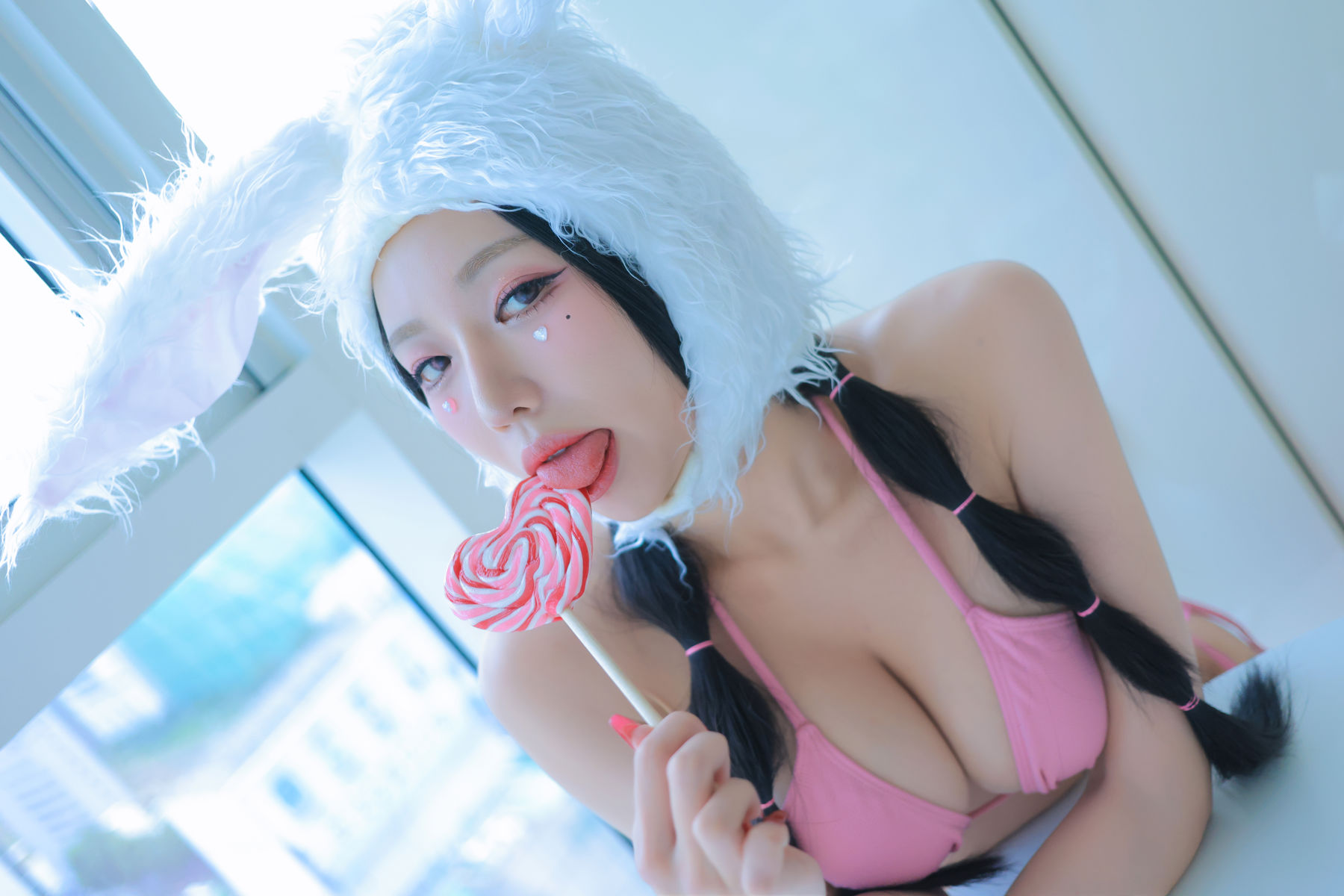 Dongeuran - Naked Bunny/(210P)