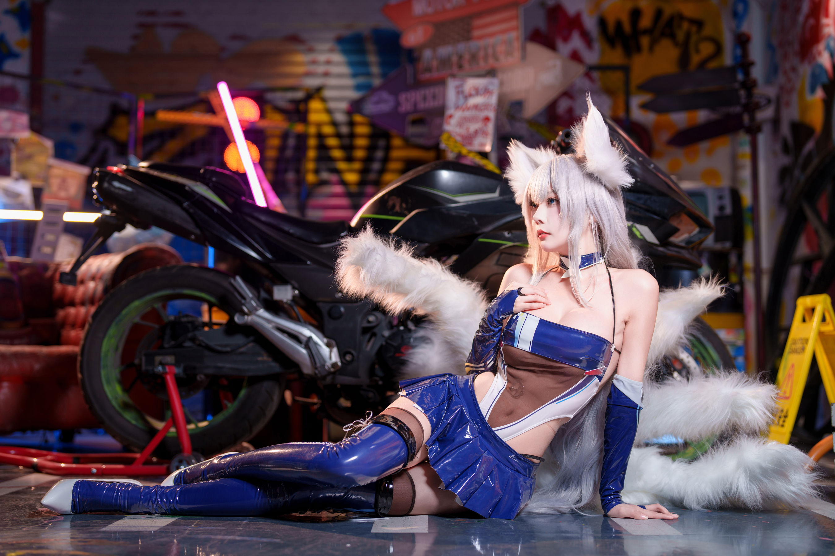 香草喵露露 写真 - 舰长 信浓赛车/(12P)