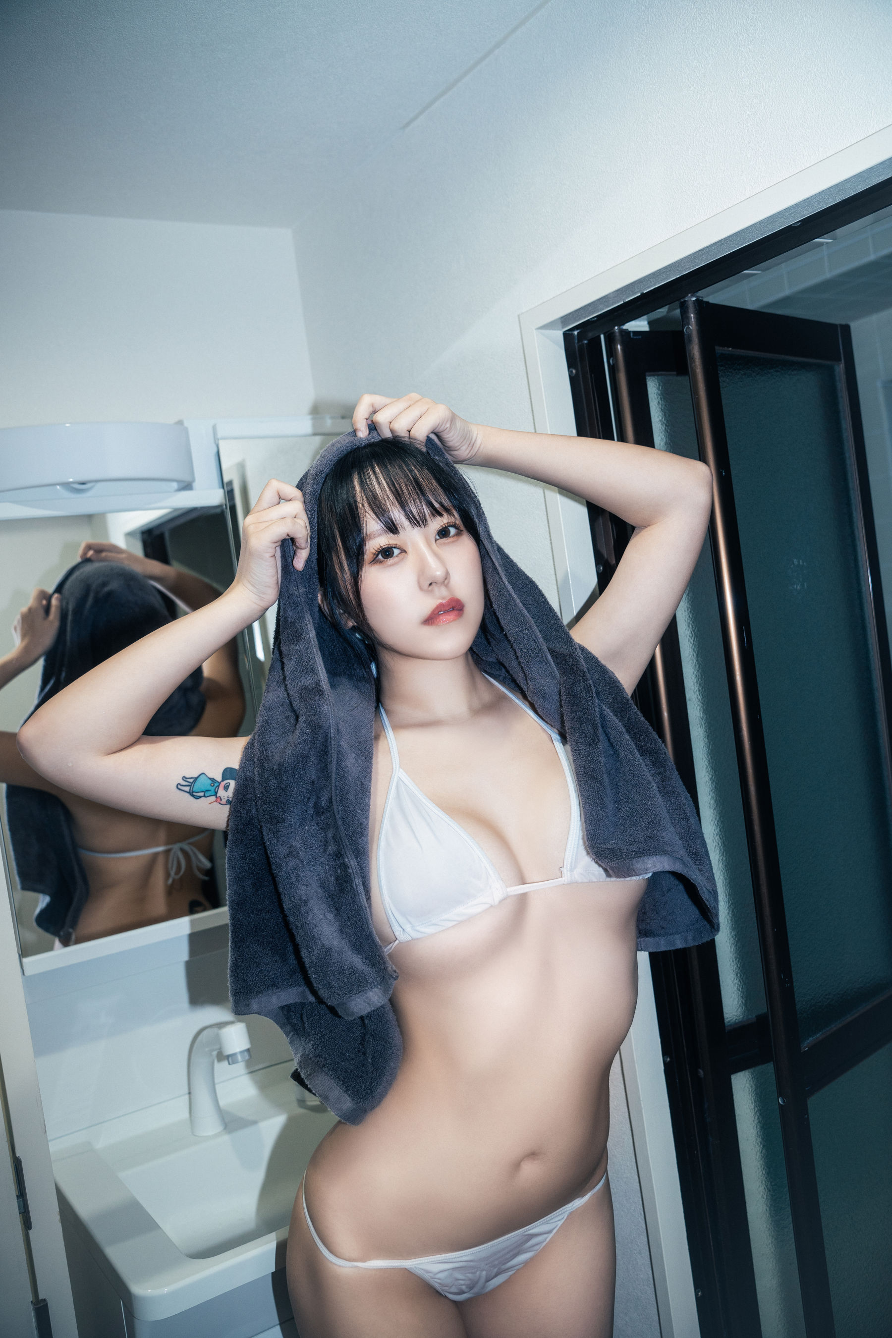 Mina pochi 音羽美奈 - First photobook/(96P)