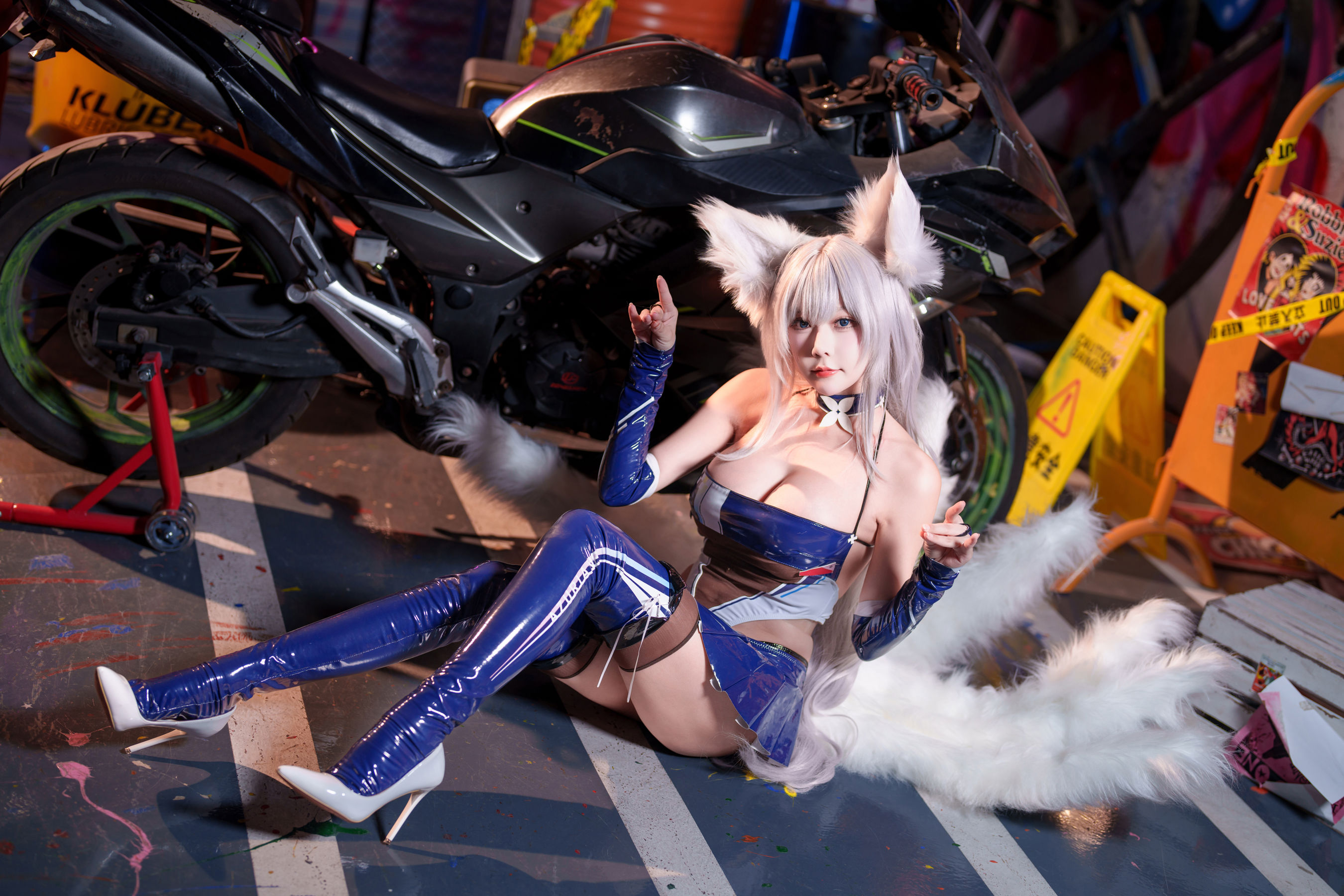 香草喵露露 写真 - 舰长 信浓赛车/(12P)