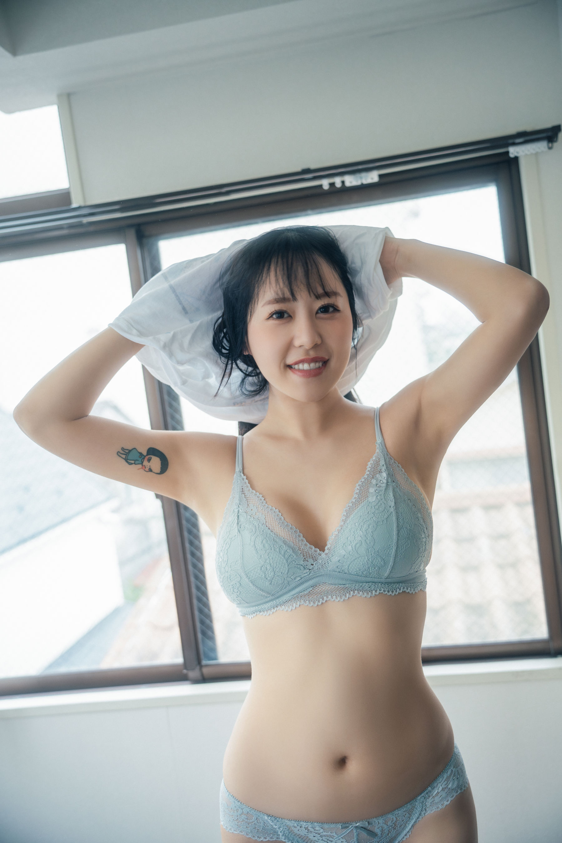 Mina pochi 音羽美奈 - First photobook/(96P)