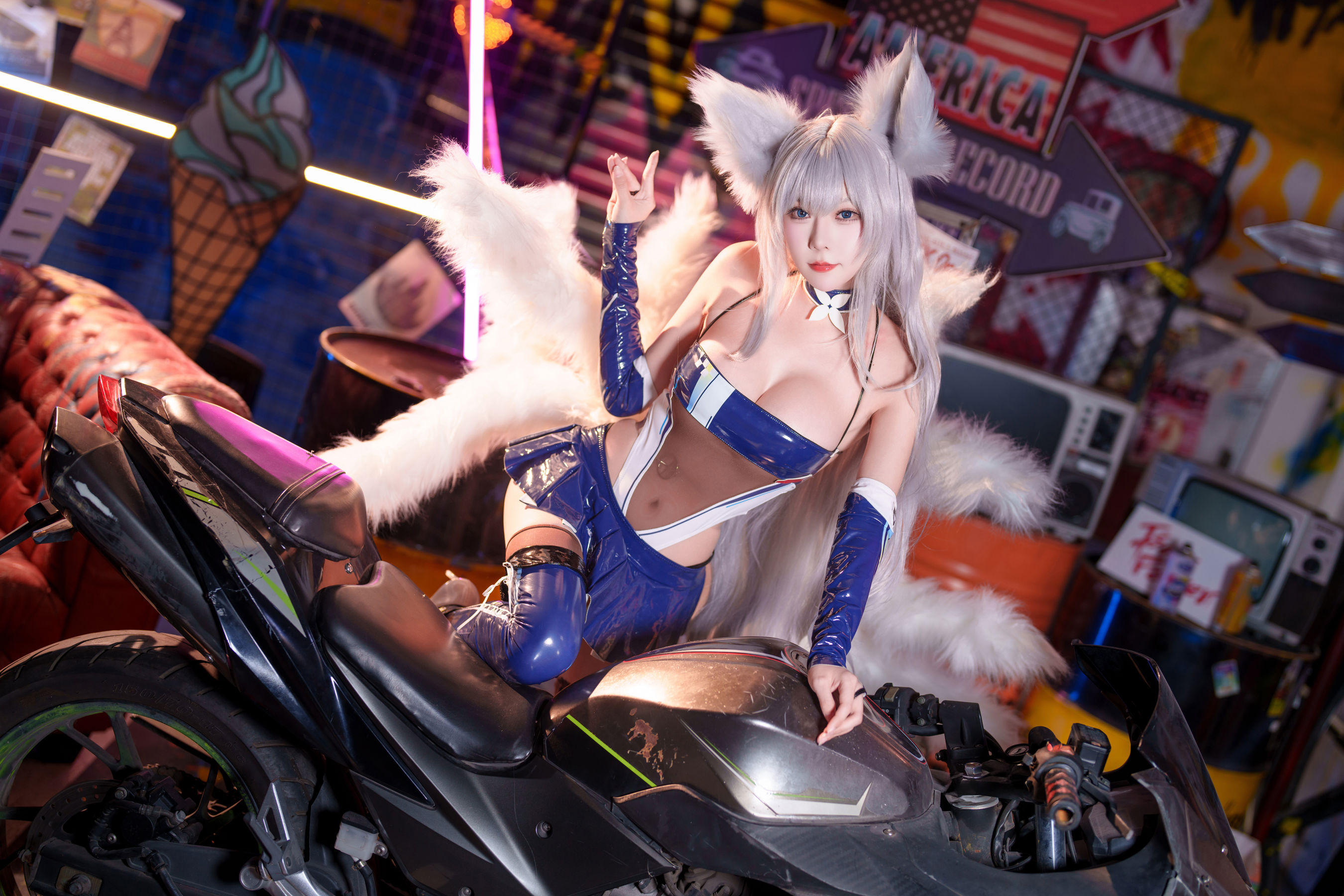 香草喵露露 写真 - 舰长 信浓赛车/(12P)