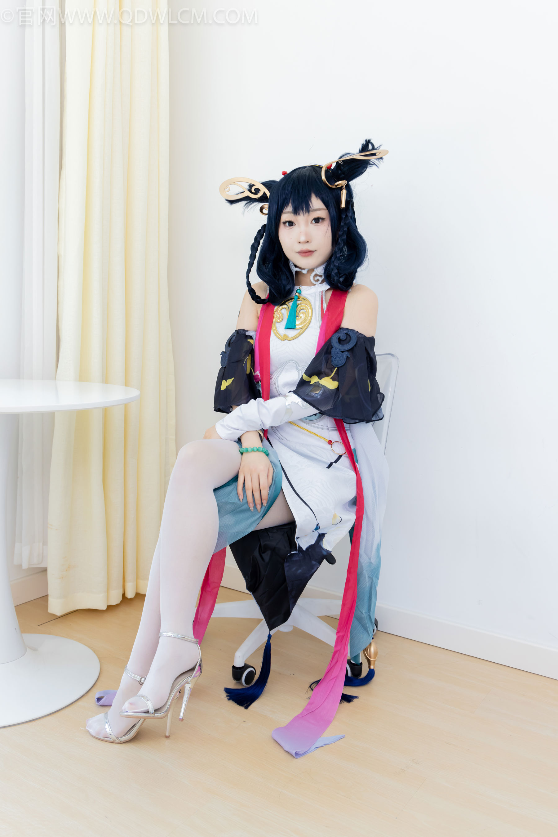 物恋传媒 No.2478 嘟嘟 - cos服、高跟凉鞋、薄白丝、薄黑丝/(183P)