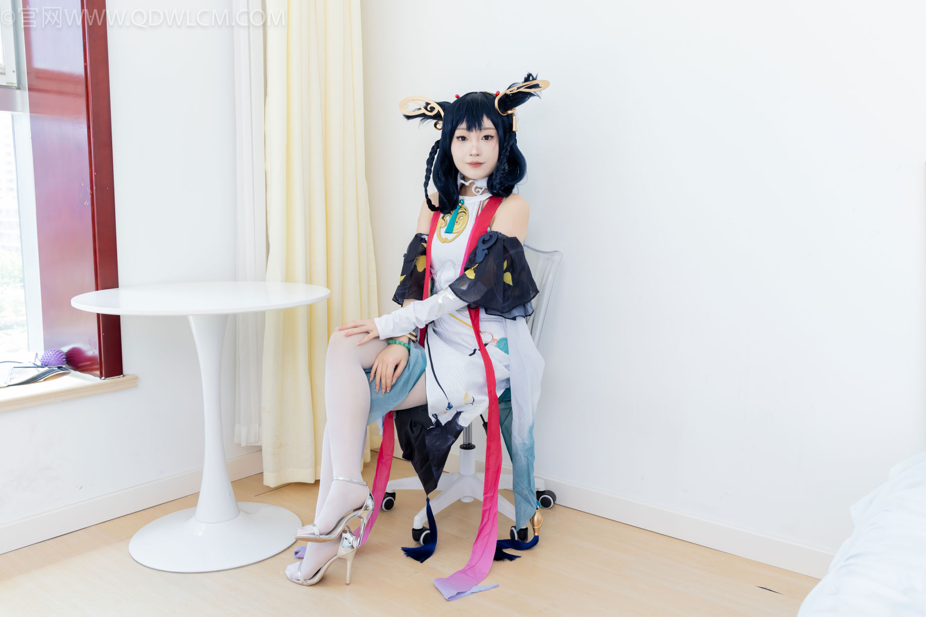 物恋传媒 No.2478 嘟嘟 - cos服、高跟凉鞋、薄白丝、薄黑丝/(183P)