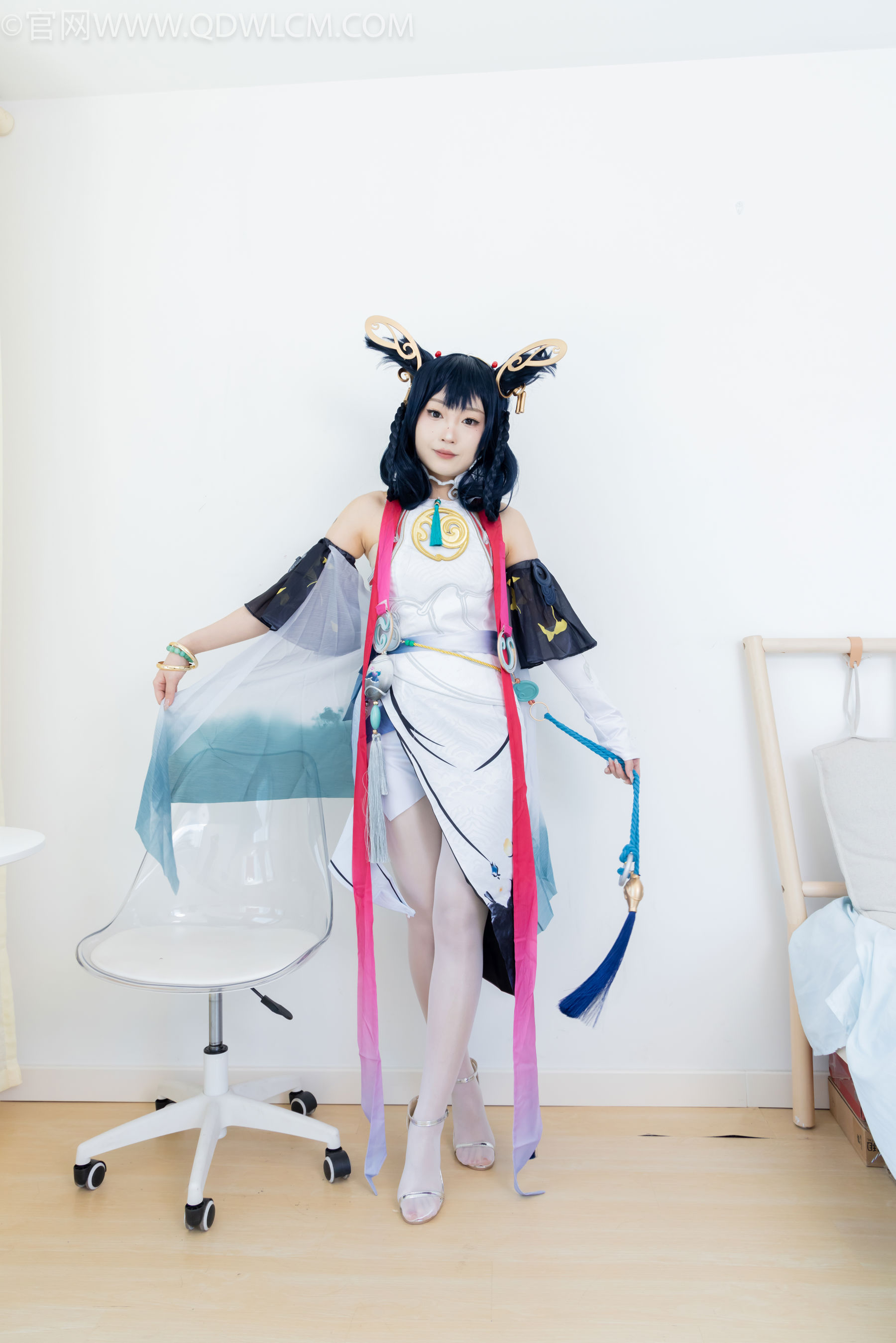 物恋传媒 No.2478 嘟嘟 - cos服、高跟凉鞋、薄白丝、薄黑丝/(183P)