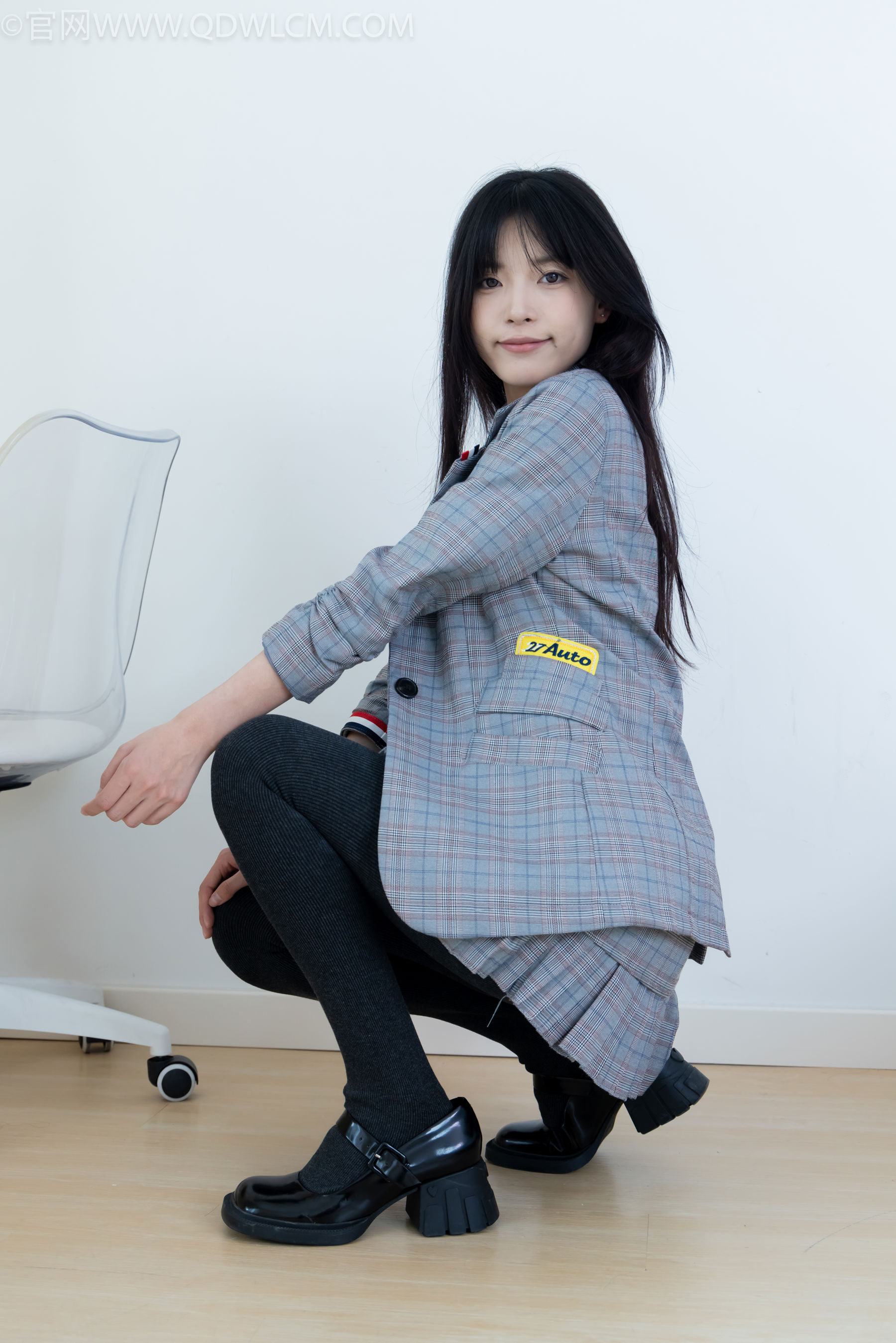 物恋传媒 No.2479 茯苓 - 皮鞋、厚灰连裤棉袜/(160P)