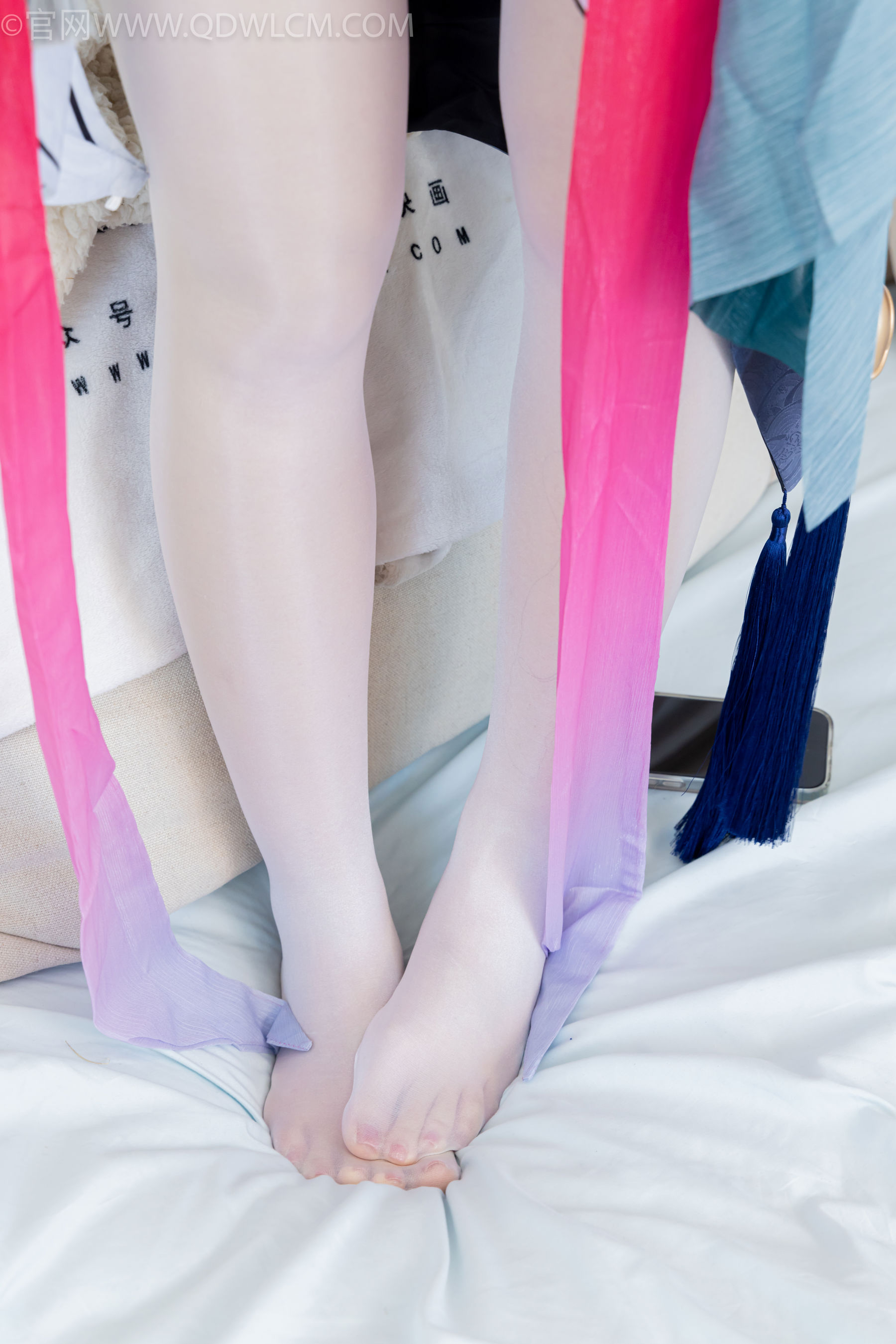 物恋传媒 No.2478 嘟嘟 - cos服、高跟凉鞋、薄白丝、薄黑丝/(183P)