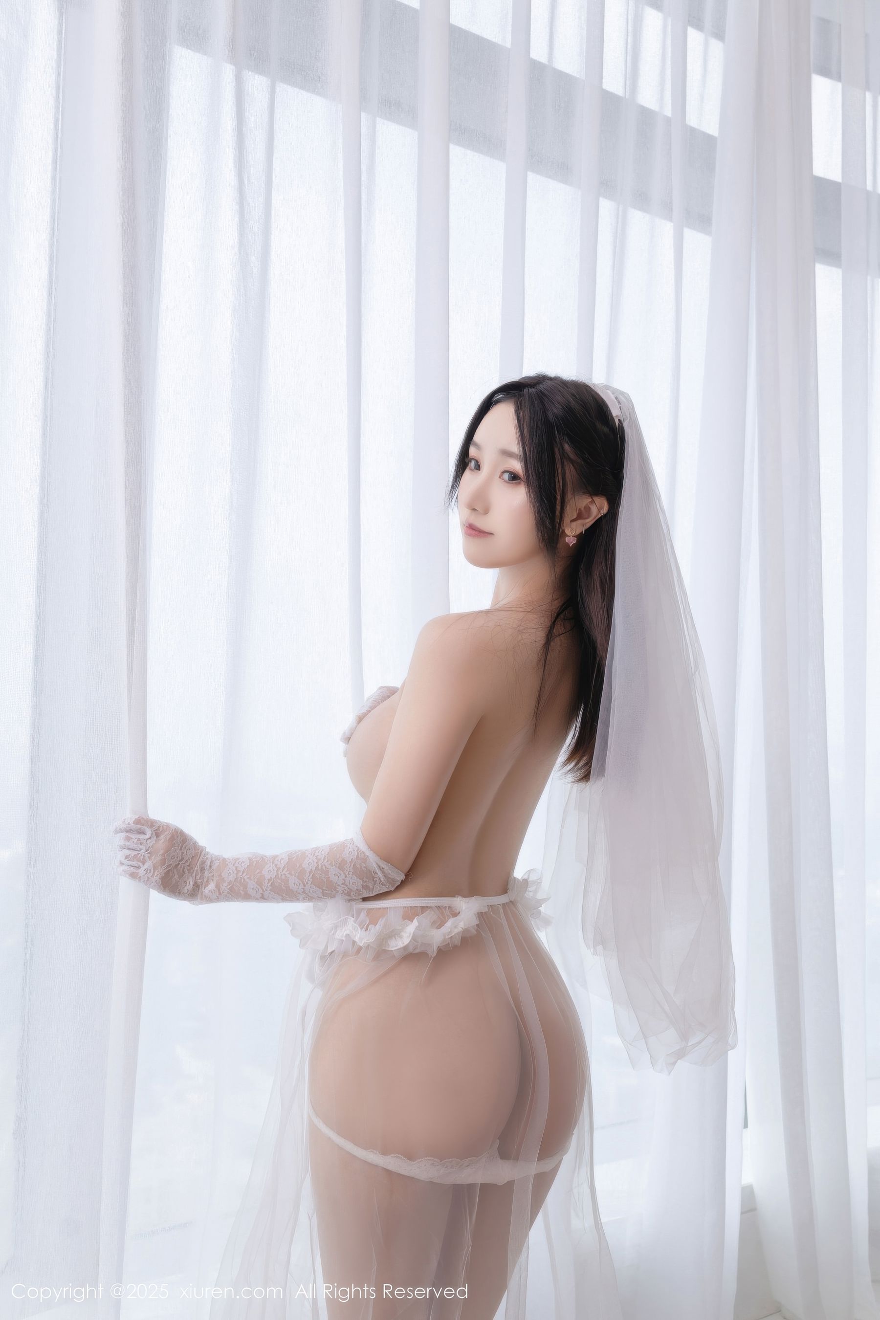 [秀人XiuRen] 2025.10.15 No.10871 杏子Yada/(70P)