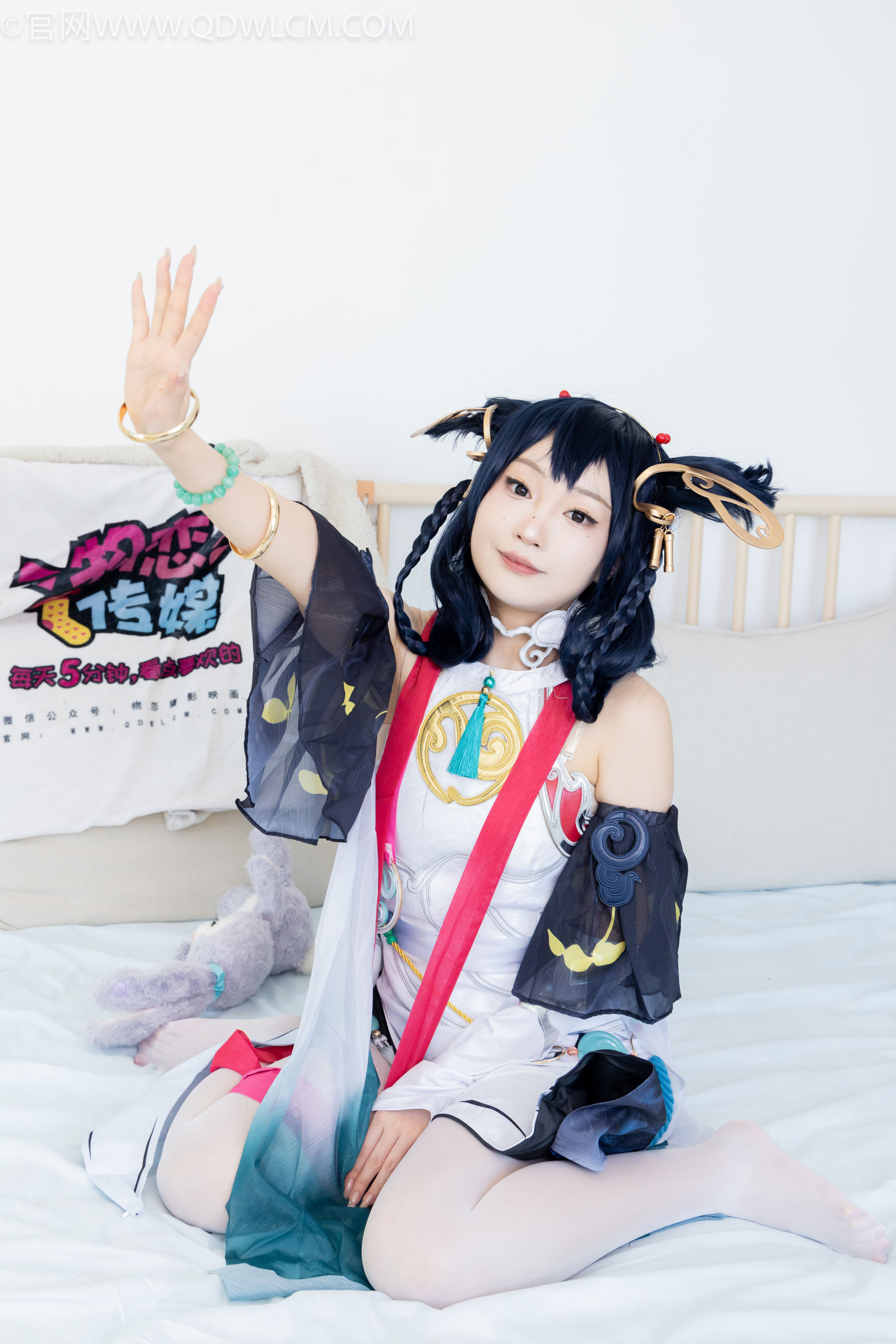 物恋传媒 No.2478 嘟嘟 - cos服、高跟凉鞋、薄白丝、薄黑丝/(183P)