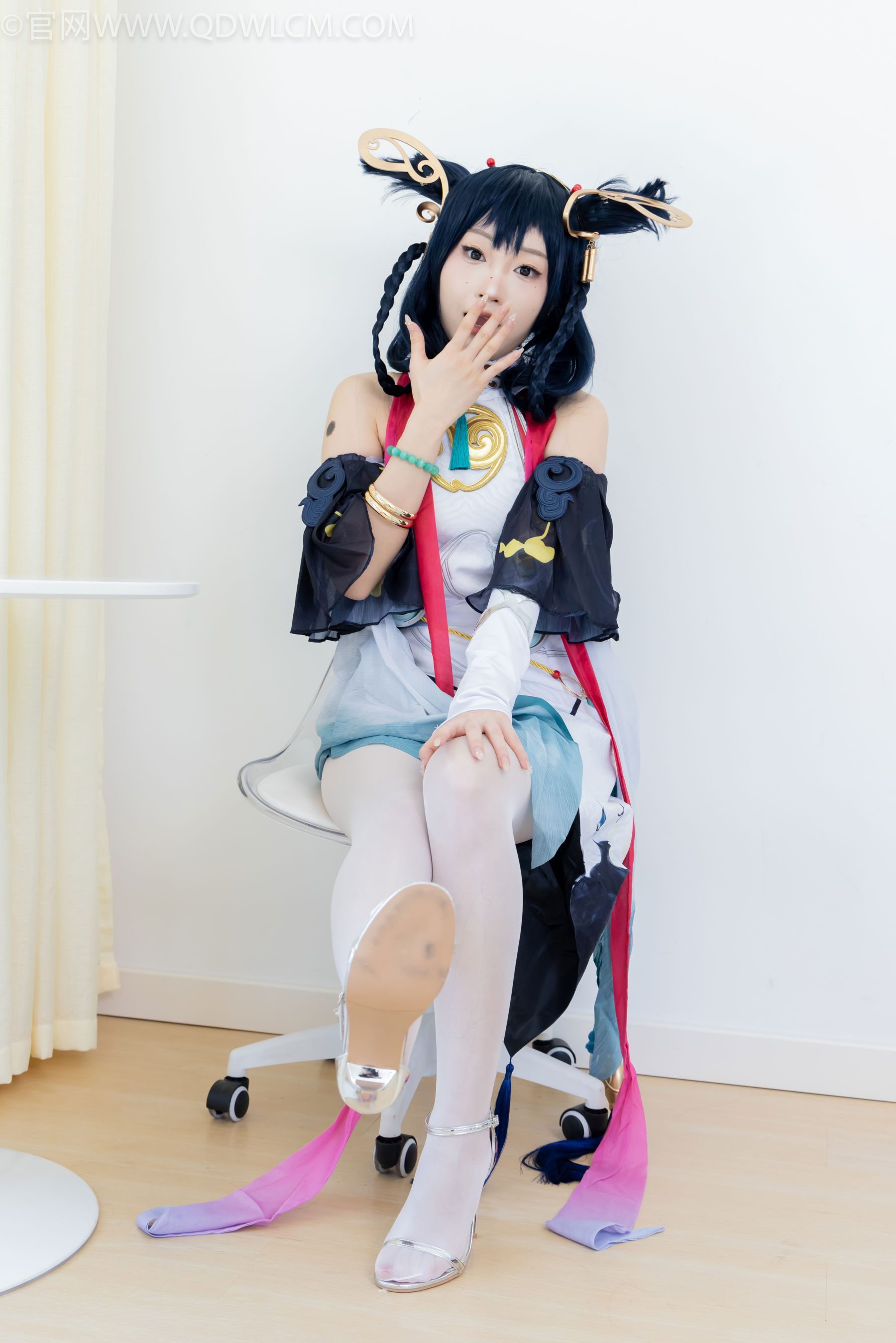 物恋传媒 No.2478 嘟嘟 - cos服、高跟凉鞋、薄白丝、薄黑丝/(183P)