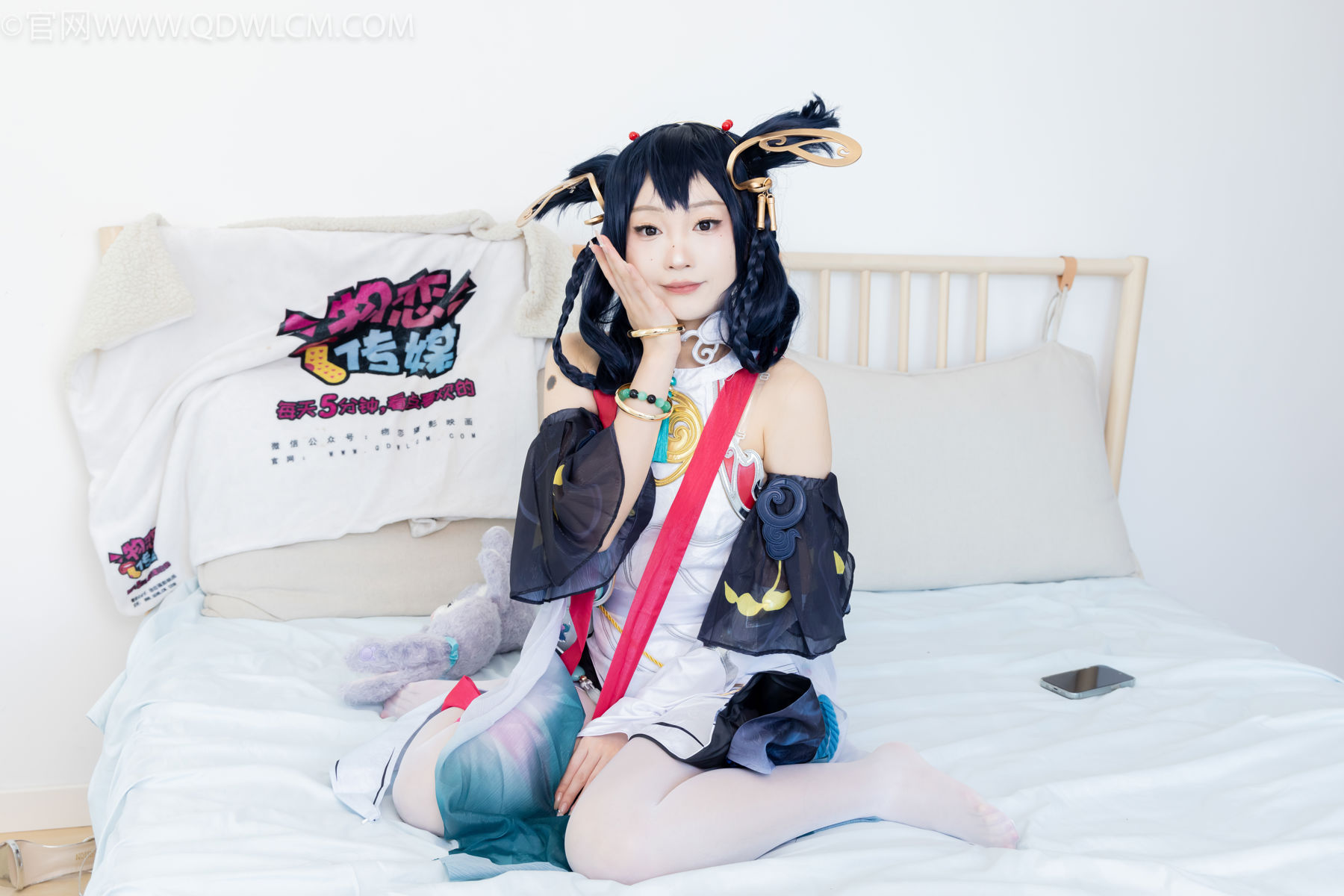 物恋传媒 No.2478 嘟嘟 - cos服、高跟凉鞋、薄白丝、薄黑丝/(183P)