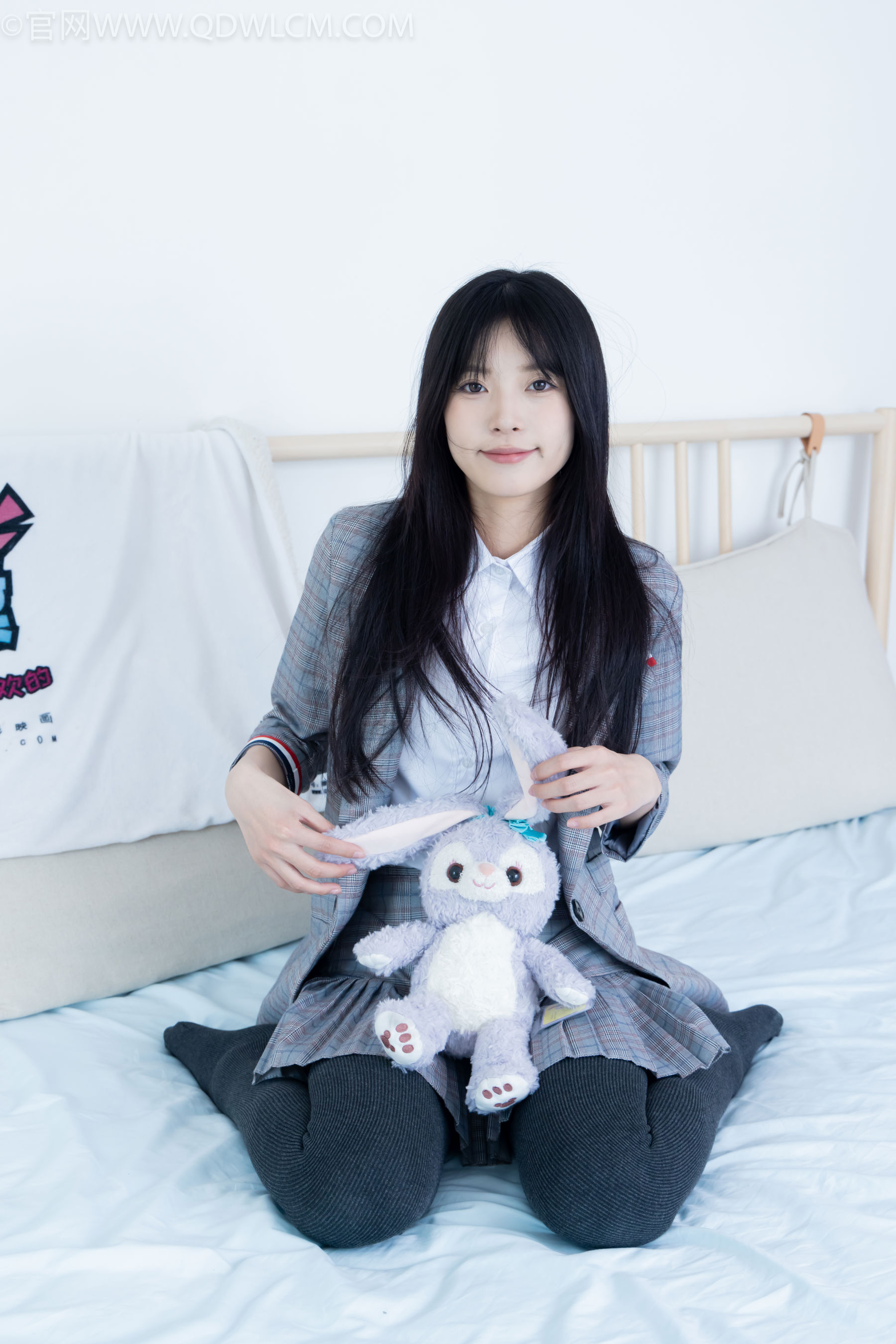 物恋传媒 No.2479 茯苓 - 皮鞋、厚灰连裤棉袜/(160P)