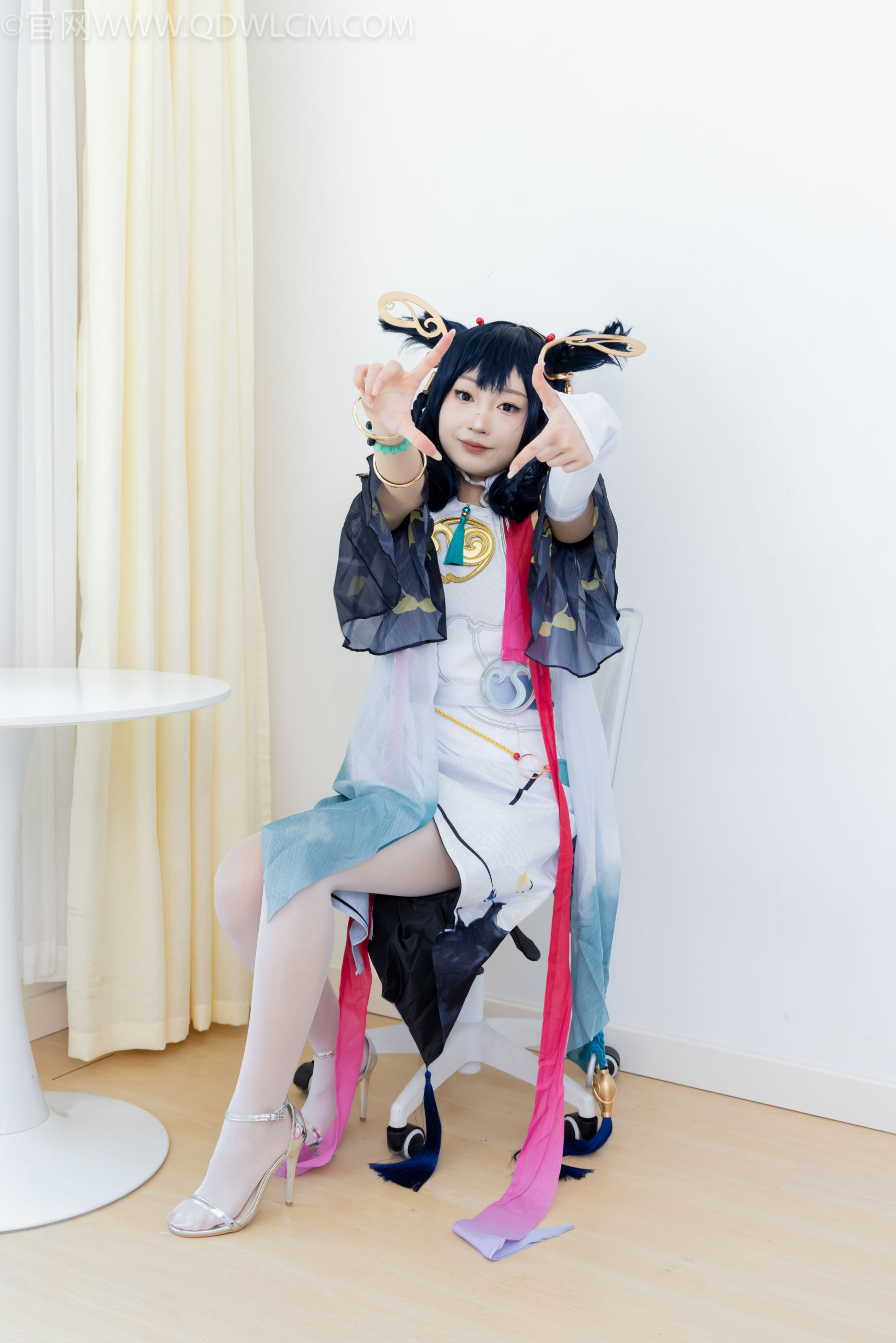 物恋传媒 No.2478 嘟嘟 - cos服、高跟凉鞋、薄白丝、薄黑丝/(183P)