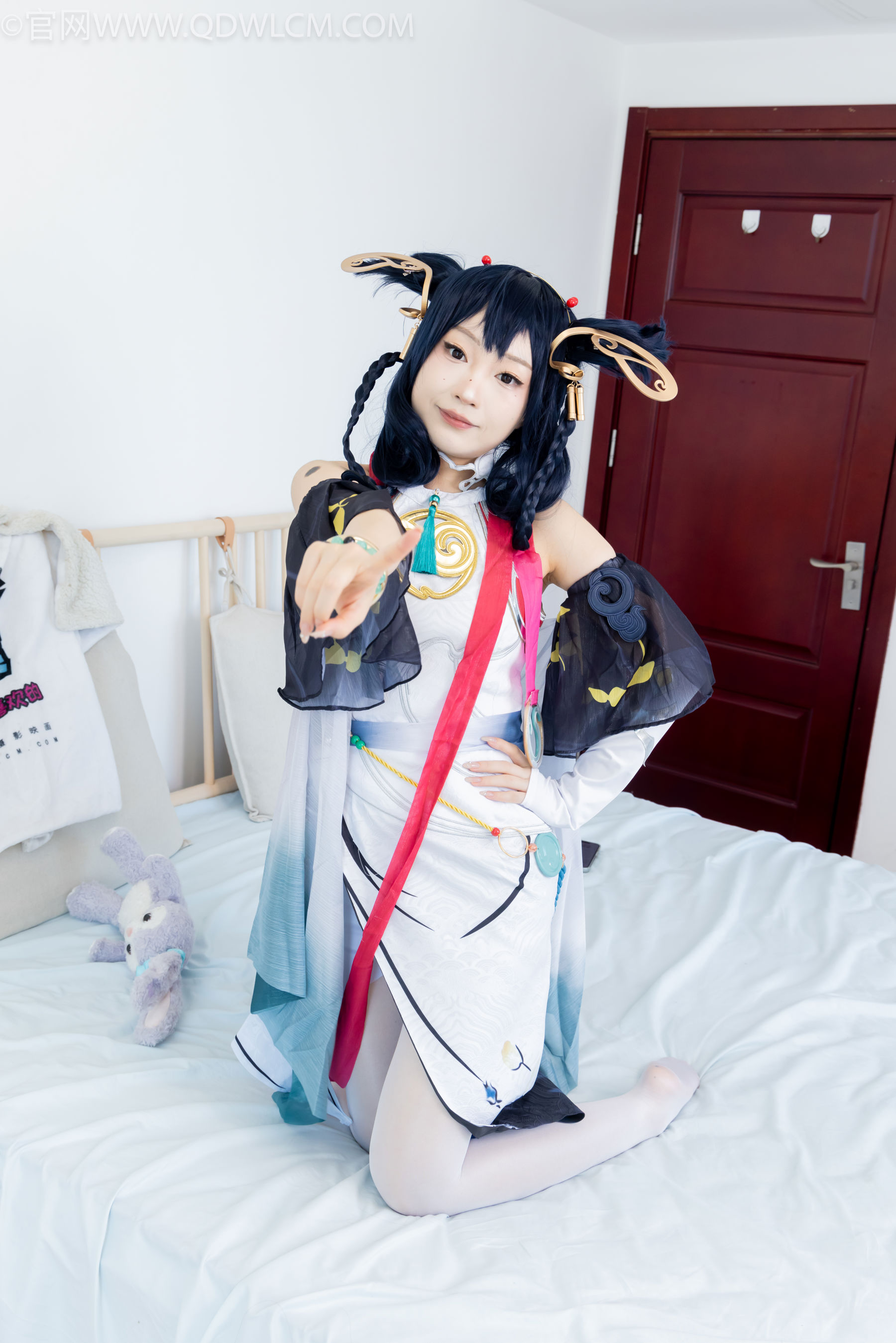 物恋传媒 No.2478 嘟嘟 - cos服、高跟凉鞋、薄白丝、薄黑丝/(183P)