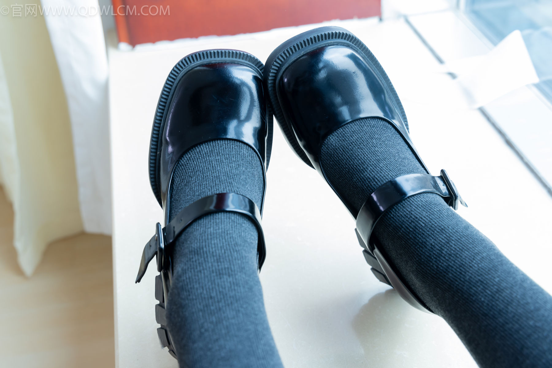 物恋传媒 No.2479 茯苓 - 皮鞋、厚灰连裤棉袜/(160P)