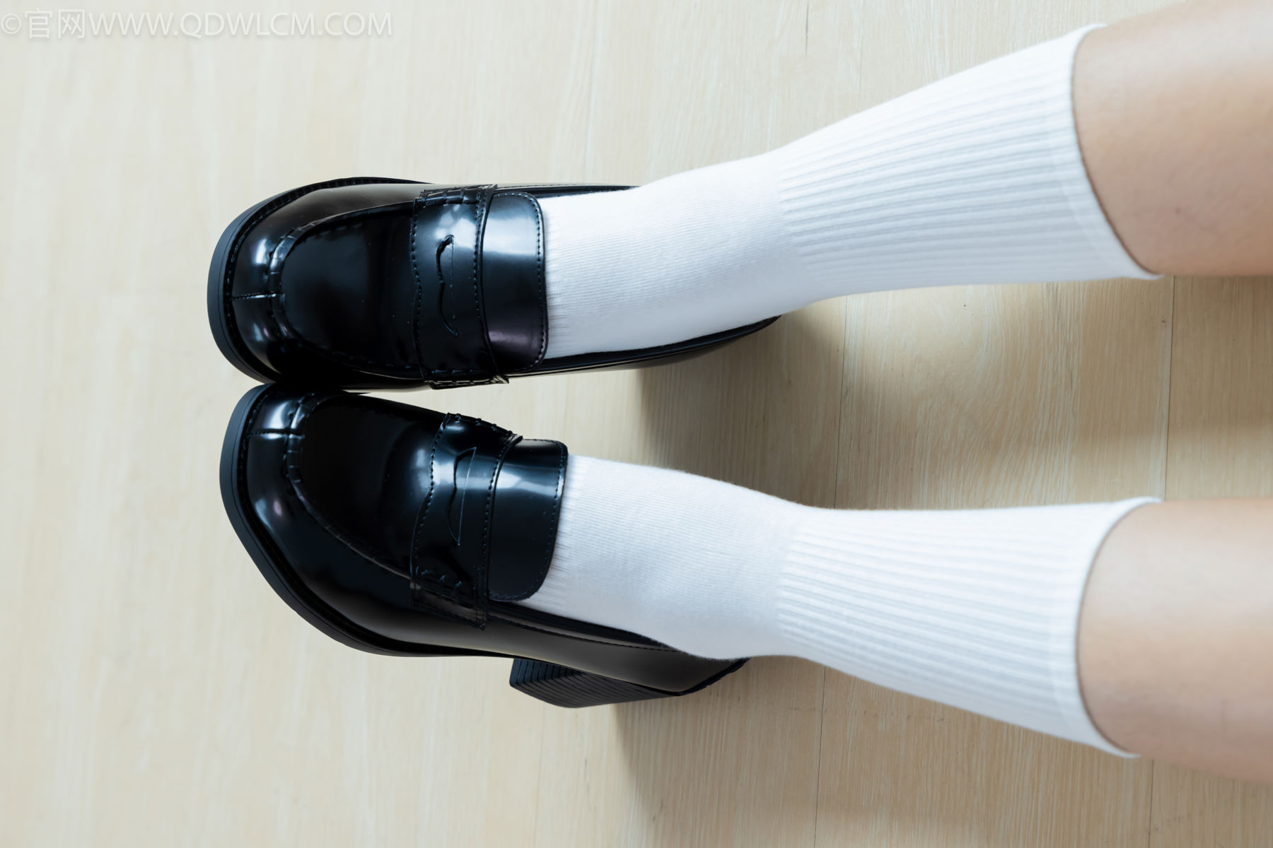 物恋传媒 No.2480 岚岚 - JK制服、白棉袜、穿鞋菜西红柿/(161P)