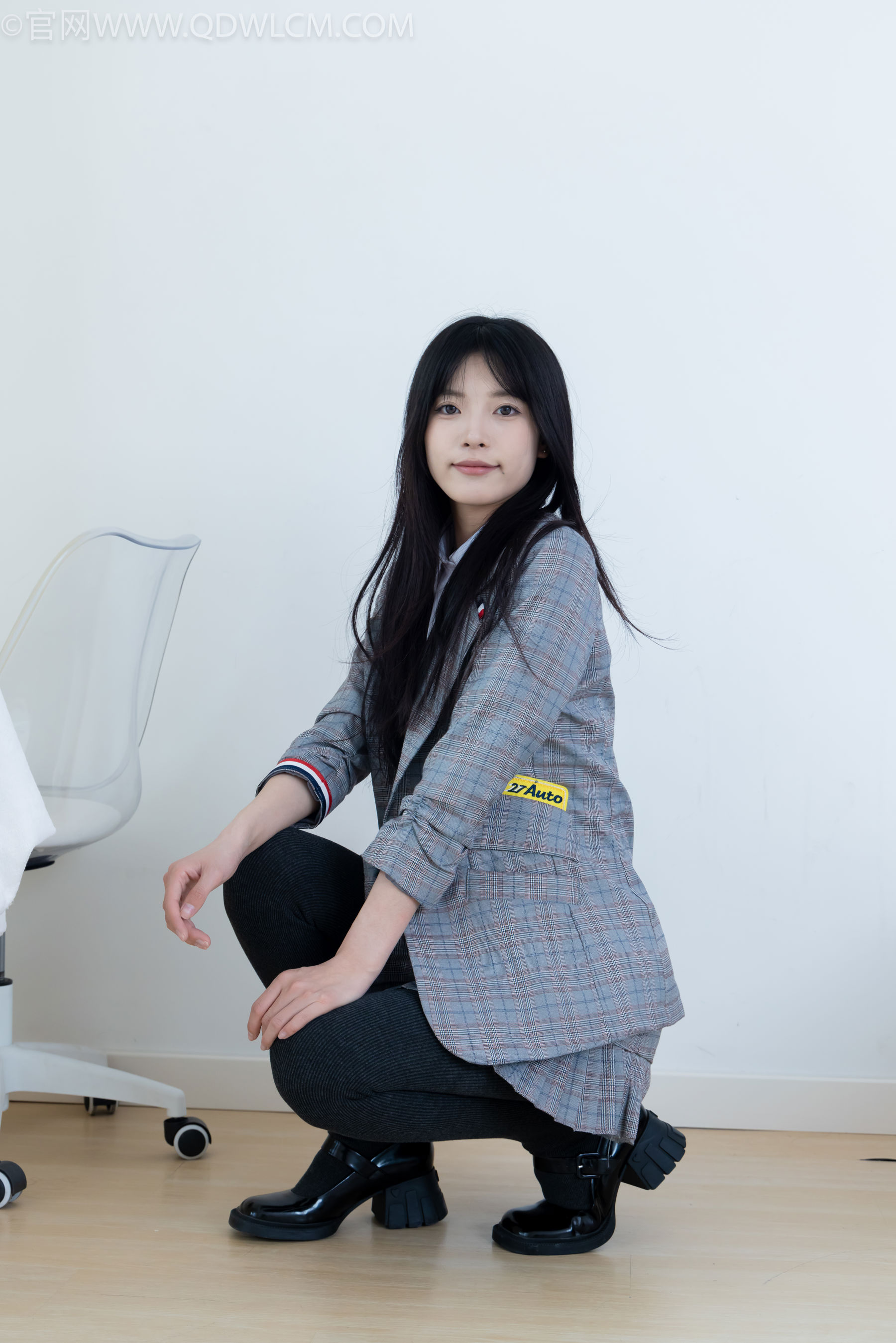 物恋传媒 No.2479 茯苓 - 皮鞋、厚灰连裤棉袜/(160P)