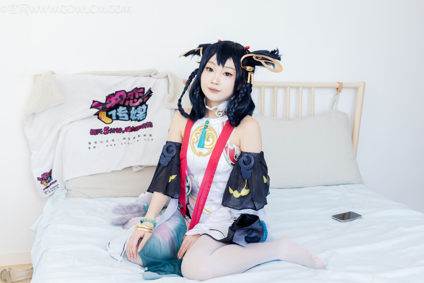 物恋传媒 No.2478 嘟嘟 - cos服、高跟凉鞋、薄白丝、薄黑丝/(183P)