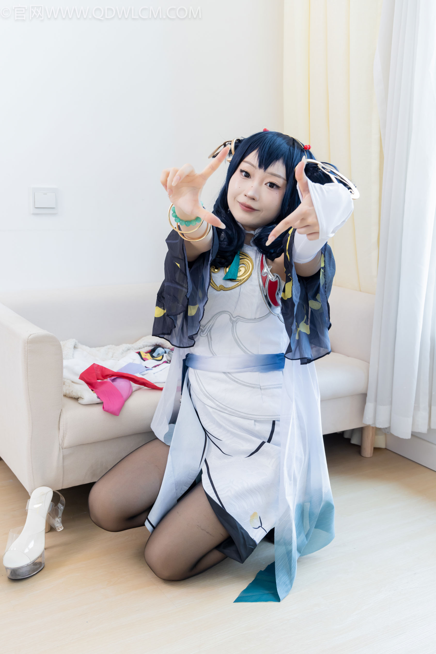 物恋传媒 No.2478 嘟嘟 - cos服、高跟凉鞋、薄白丝、薄黑丝/(183P)