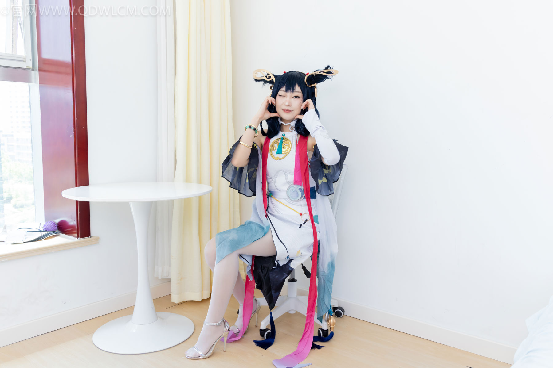 物恋传媒 No.2478 嘟嘟 - cos服、高跟凉鞋、薄白丝、薄黑丝/(183P)