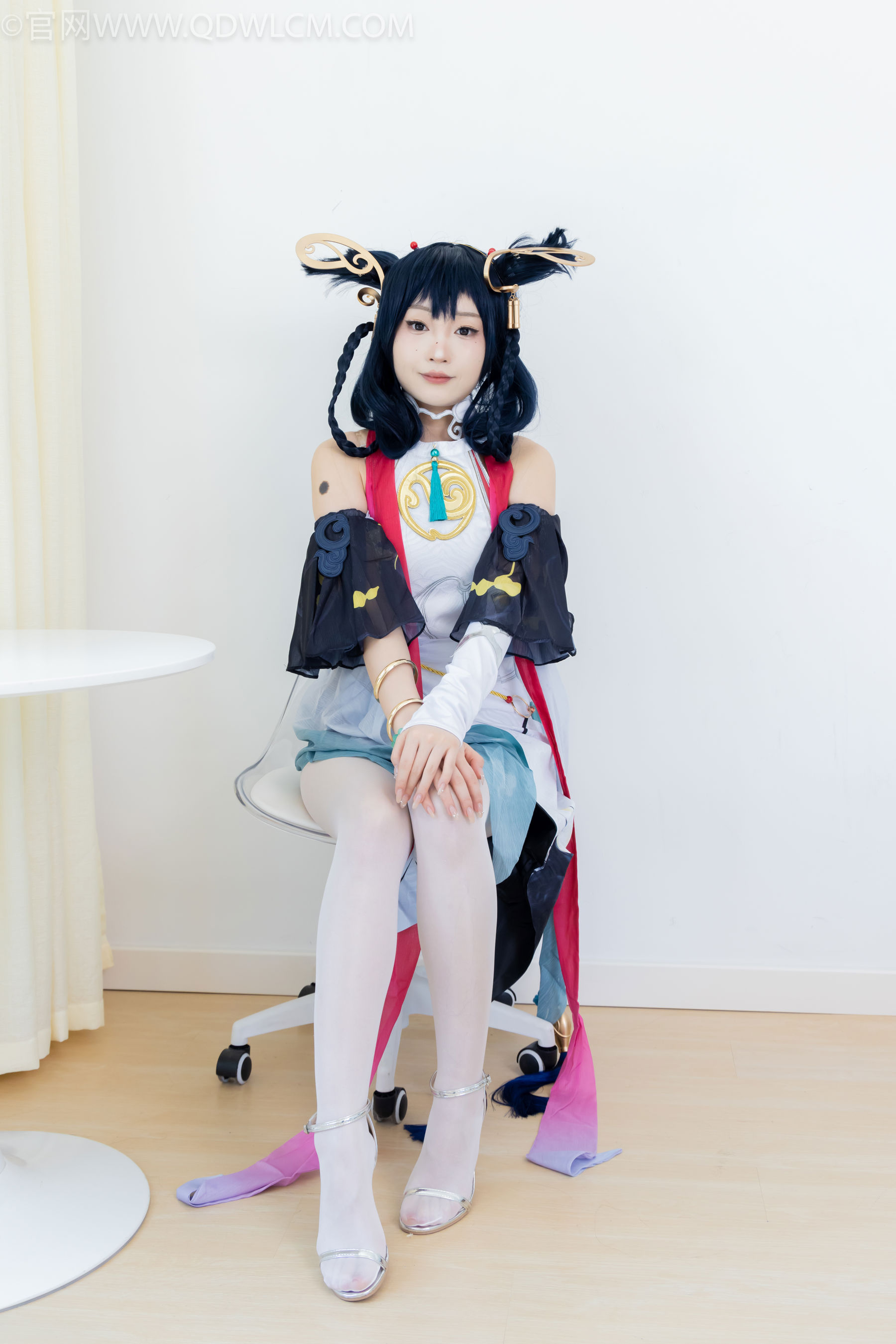 物恋传媒 No.2478 嘟嘟 - cos服、高跟凉鞋、薄白丝、薄黑丝/(183P)