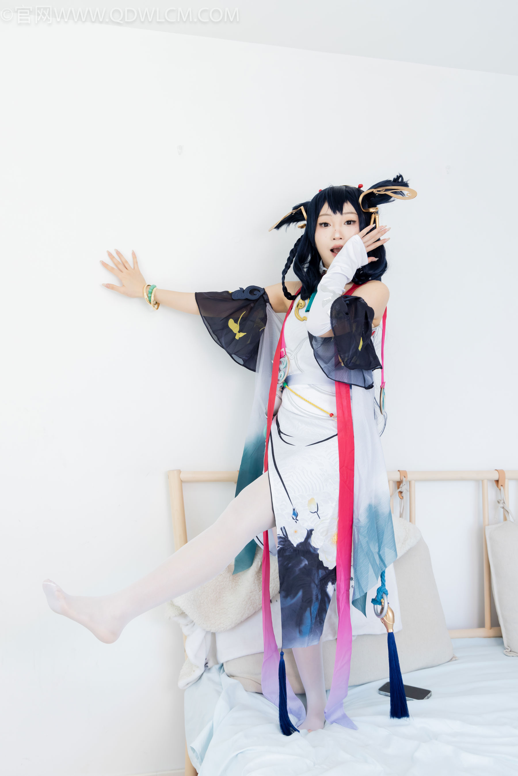 物恋传媒 No.2478 嘟嘟 - cos服、高跟凉鞋、薄白丝、薄黑丝/(183P)