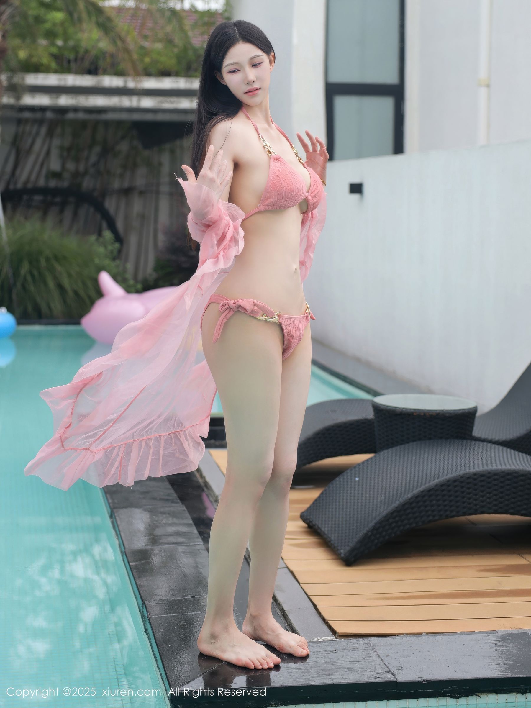 [秀人XiuRen] 2025.10.13 No.10863 梨霜儿/(70P)