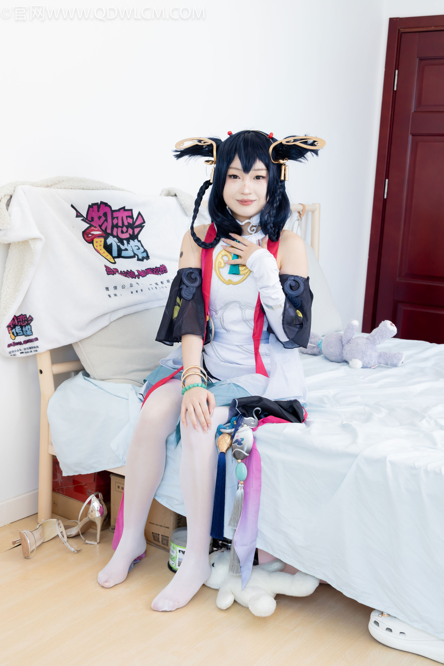 物恋传媒 No.2478 嘟嘟 - cos服、高跟凉鞋、薄白丝、薄黑丝/(183P)