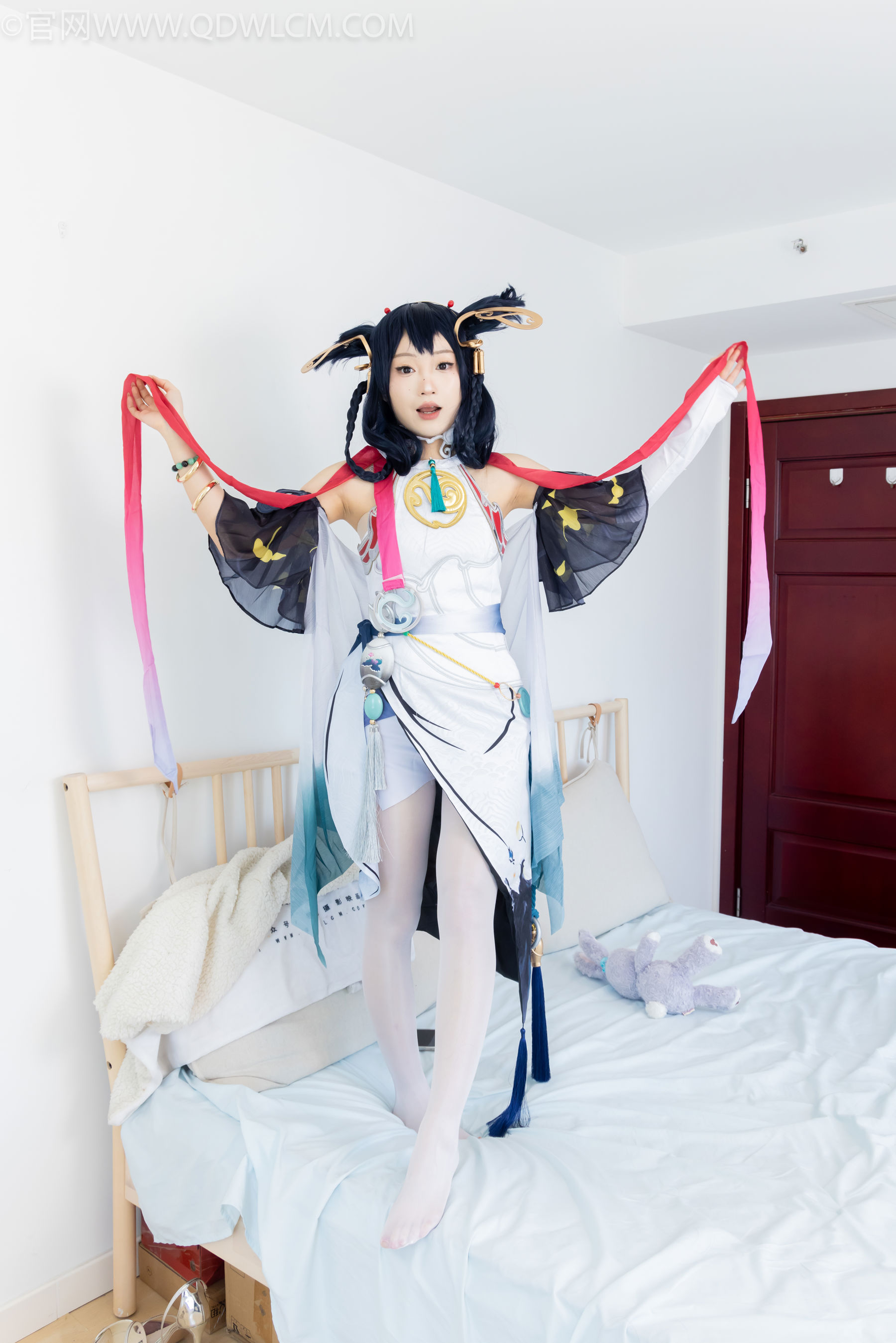 物恋传媒 No.2478 嘟嘟 - cos服、高跟凉鞋、薄白丝、薄黑丝/(183P)