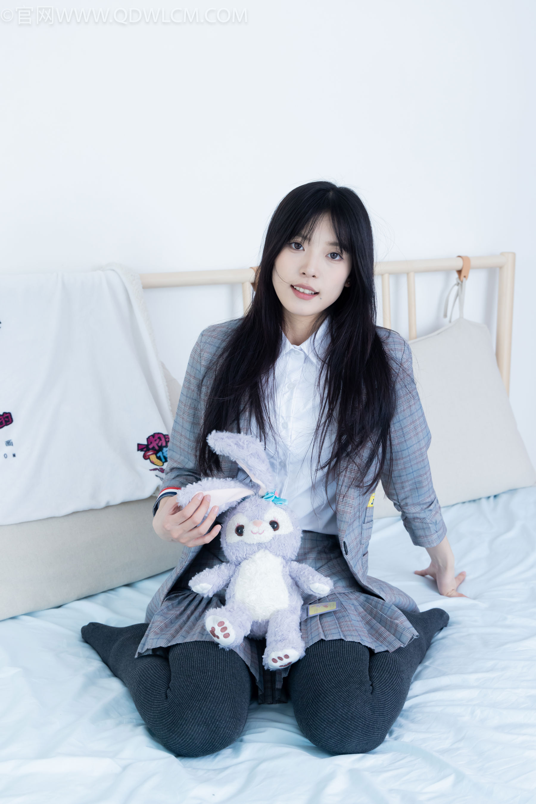 物恋传媒 No.2479 茯苓 - 皮鞋、厚灰连裤棉袜/(160P)