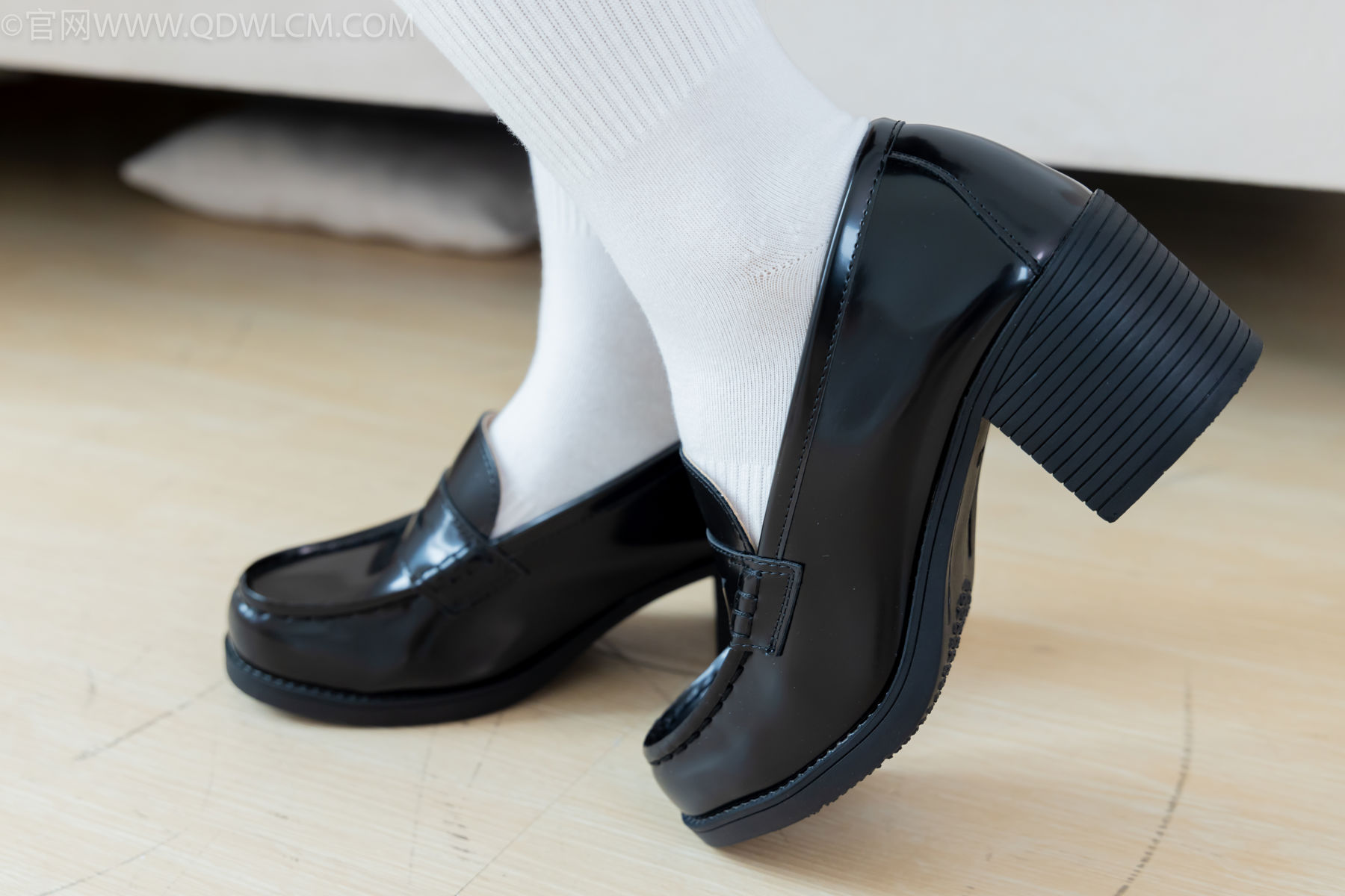 物恋传媒 No.2480 岚岚 - JK制服、白棉袜、穿鞋菜西红柿/(161P)