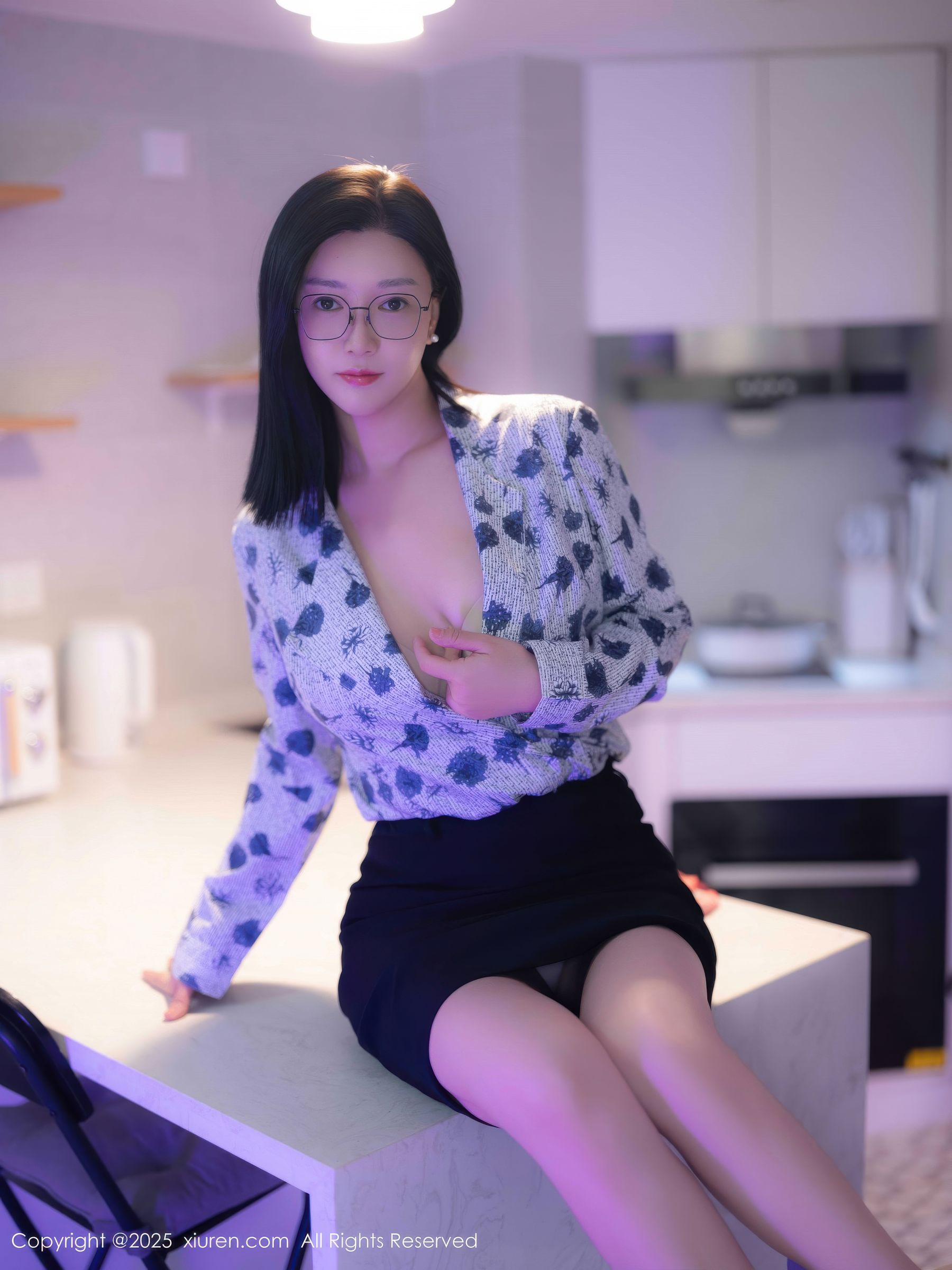 [秀人XiuRen] 2025.10.14 No.10866 雅茹老师/(61P)