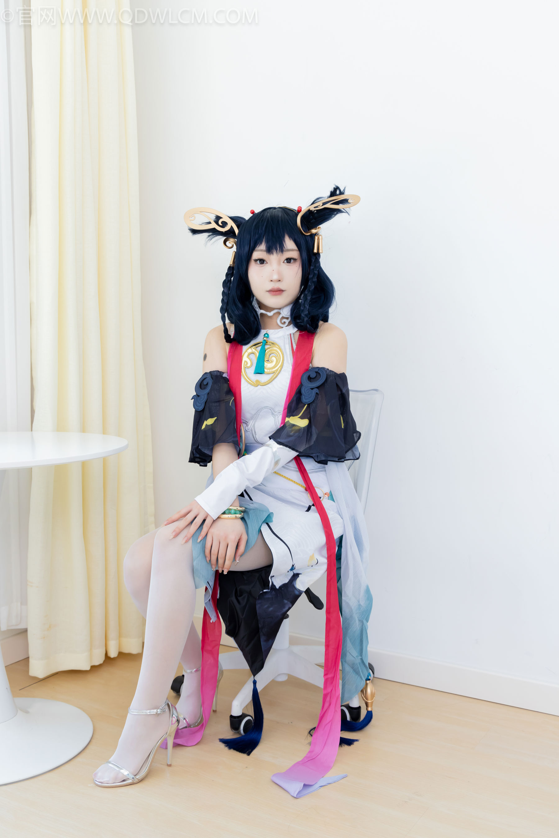 物恋传媒 No.2478 嘟嘟 - cos服、高跟凉鞋、薄白丝、薄黑丝/(183P)