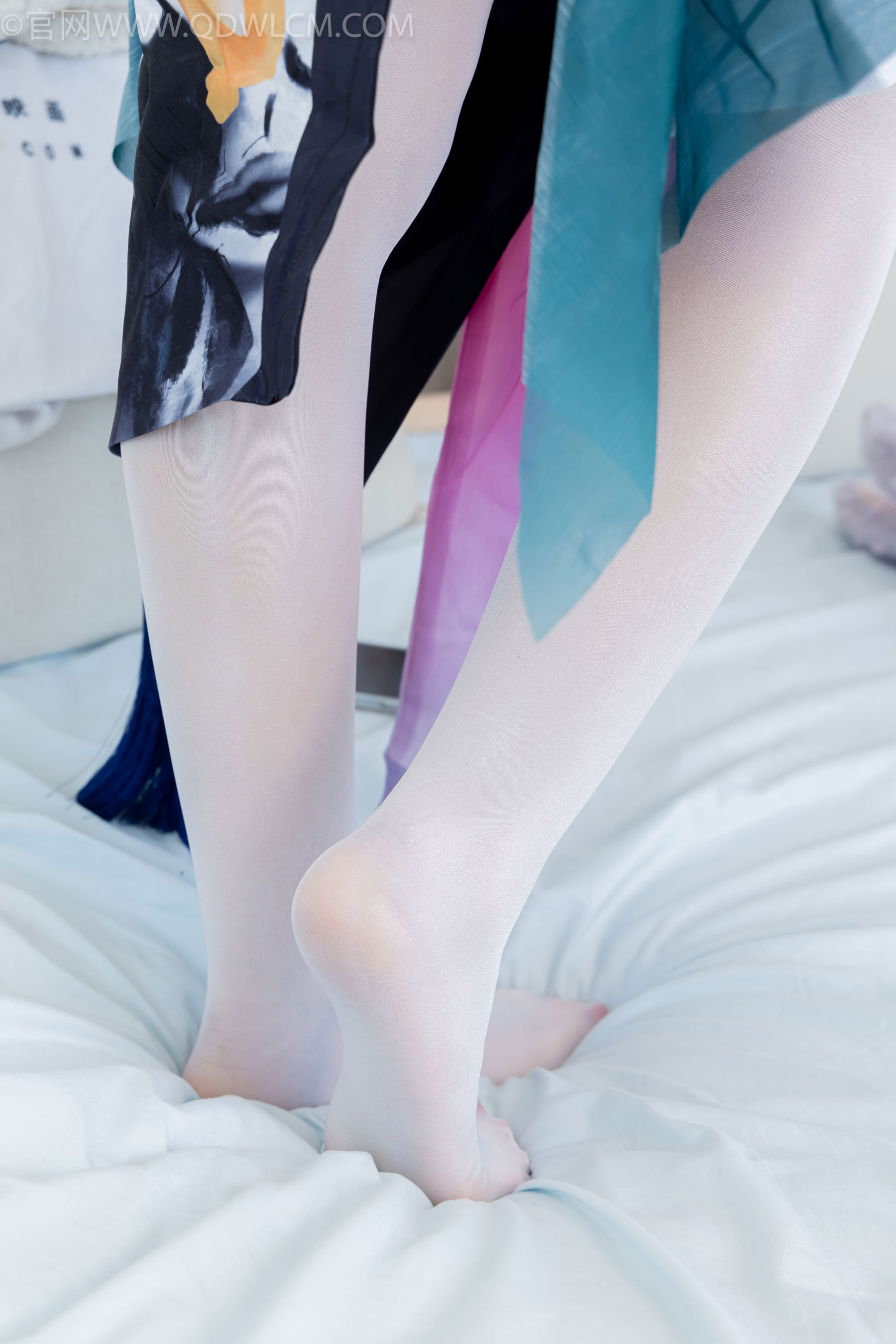 物恋传媒 No.2478 嘟嘟 - cos服、高跟凉鞋、薄白丝、薄黑丝/(183P)