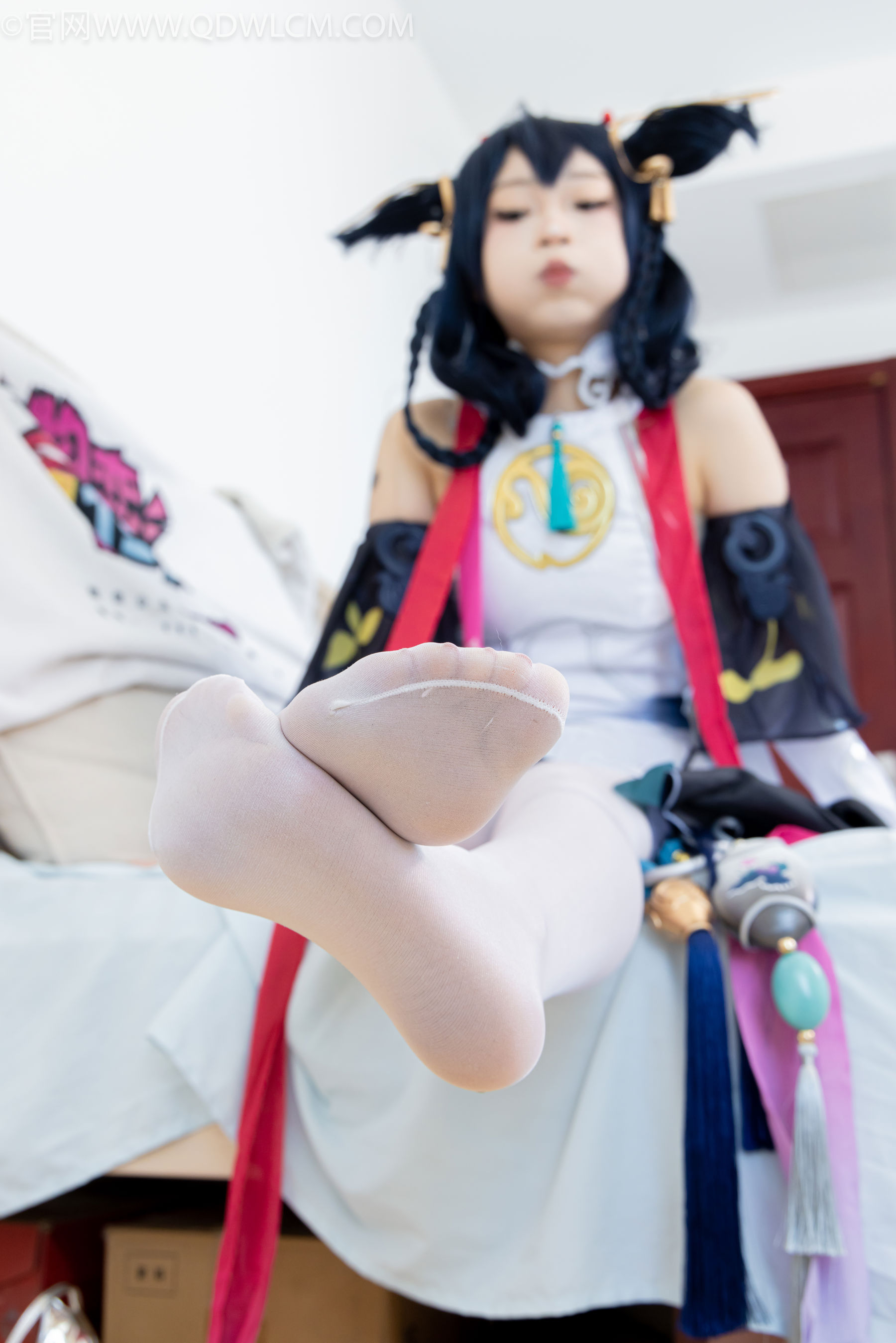 物恋传媒 No.2478 嘟嘟 - cos服、高跟凉鞋、薄白丝、薄黑丝/(183P)