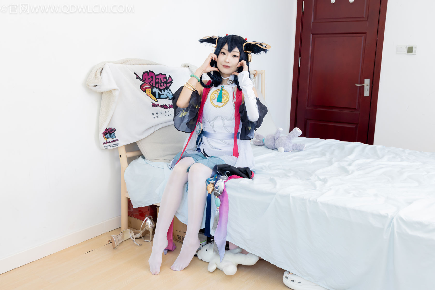 物恋传媒 No.2478 嘟嘟 - cos服、高跟凉鞋、薄白丝、薄黑丝/(183P)