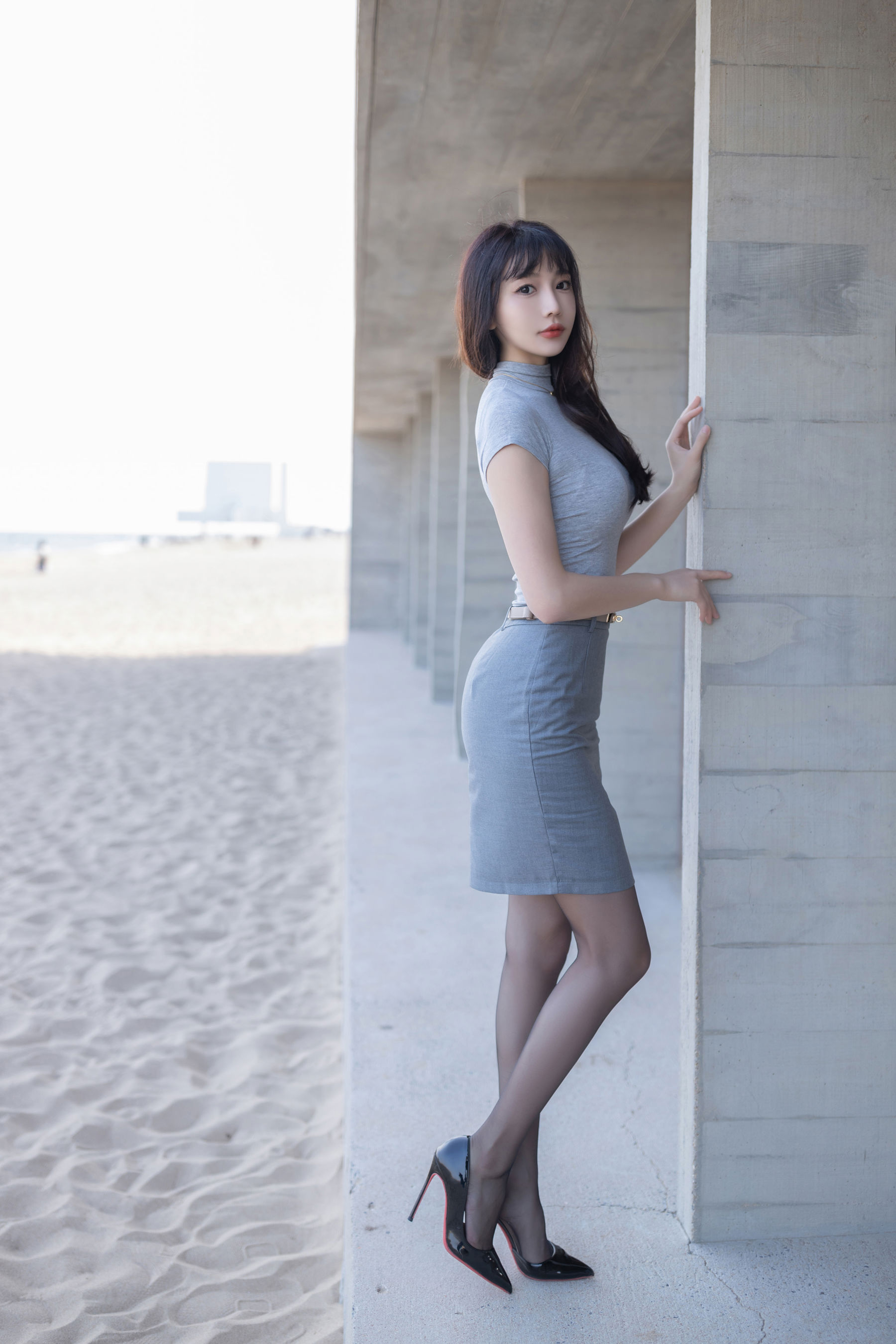 陆萱萱 - 灰色OL/(90P)