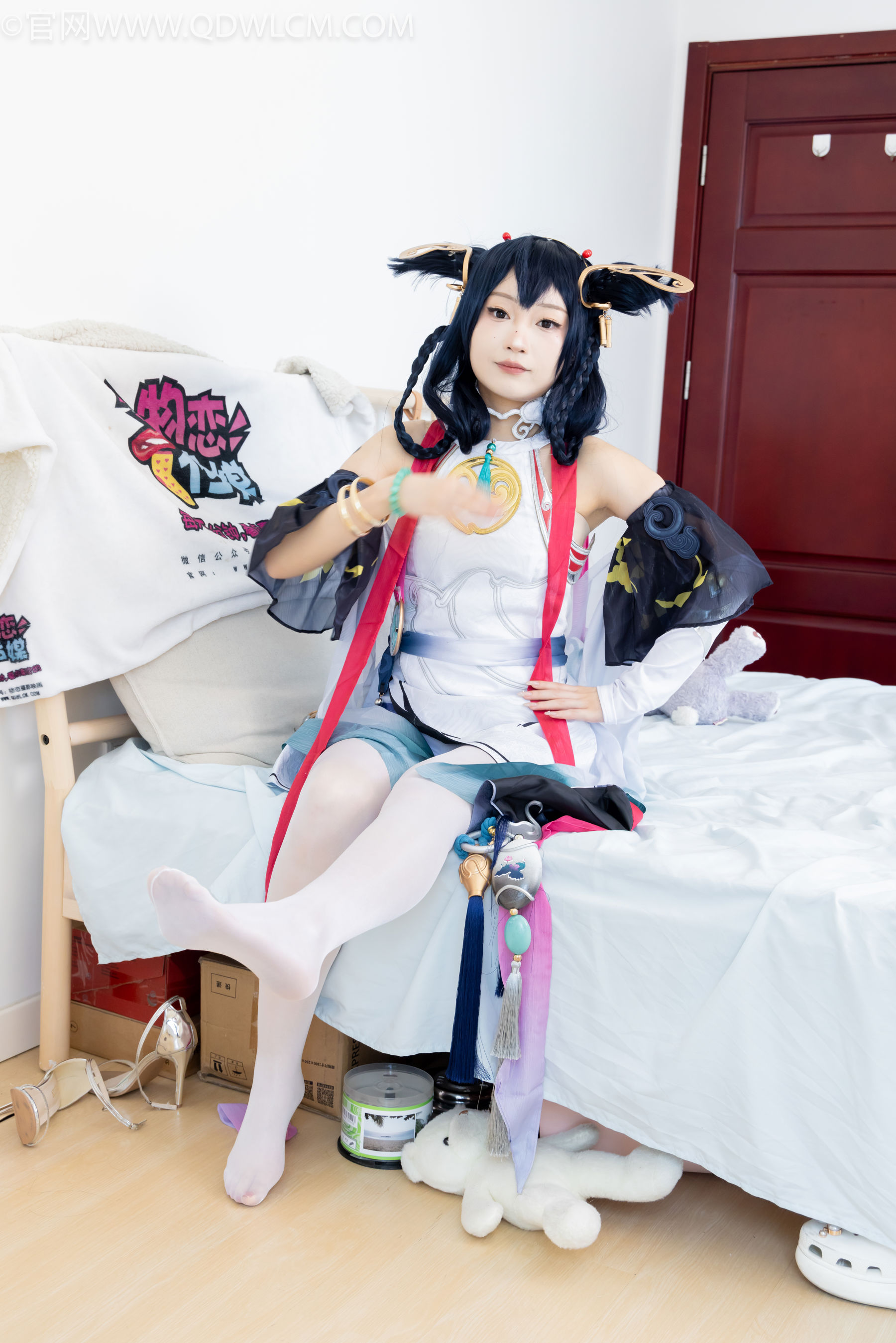 物恋传媒 No.2478 嘟嘟 - cos服、高跟凉鞋、薄白丝、薄黑丝/(183P)