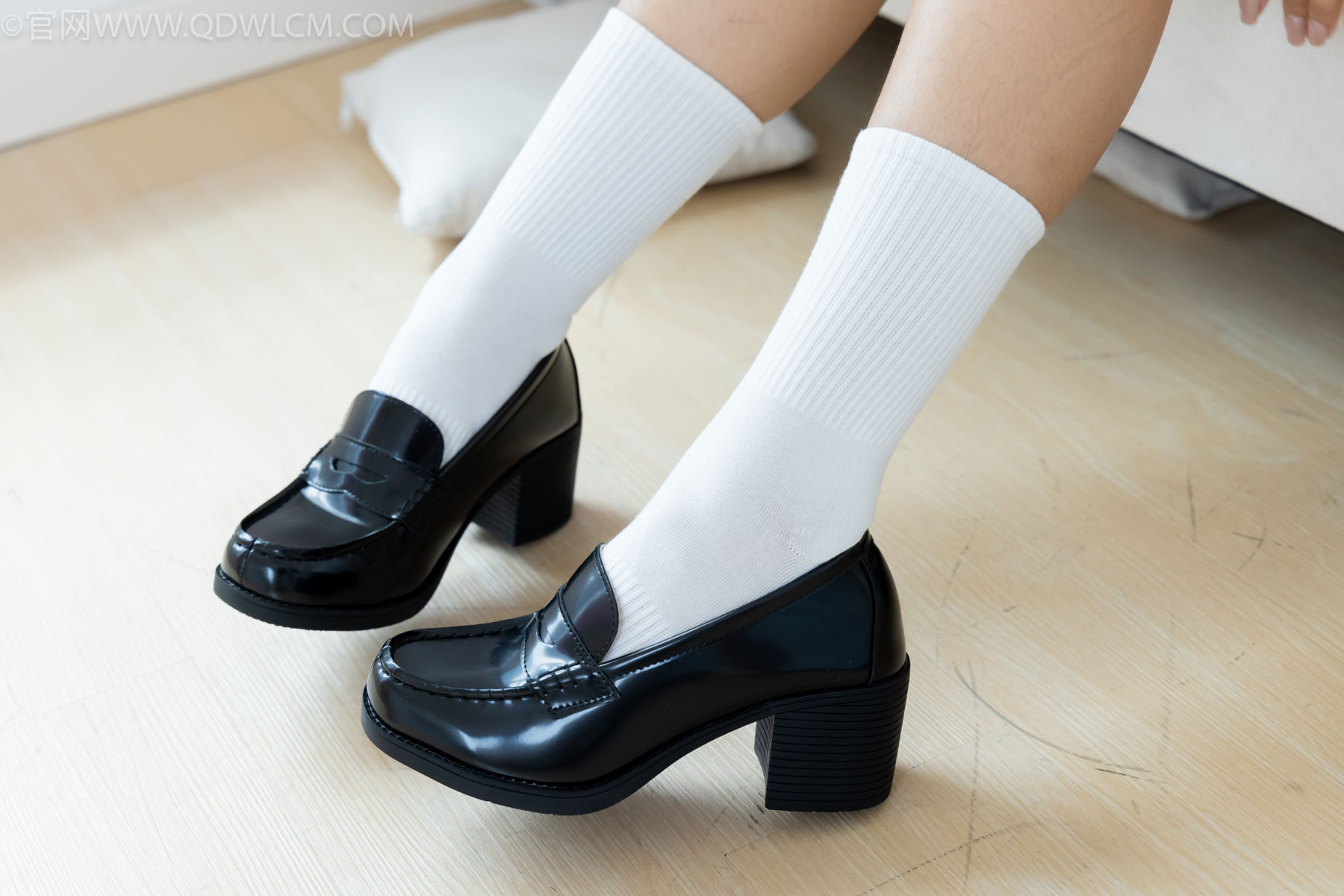 物恋传媒 No.2480 岚岚 - JK制服、白棉袜、穿鞋菜西红柿/(161P)