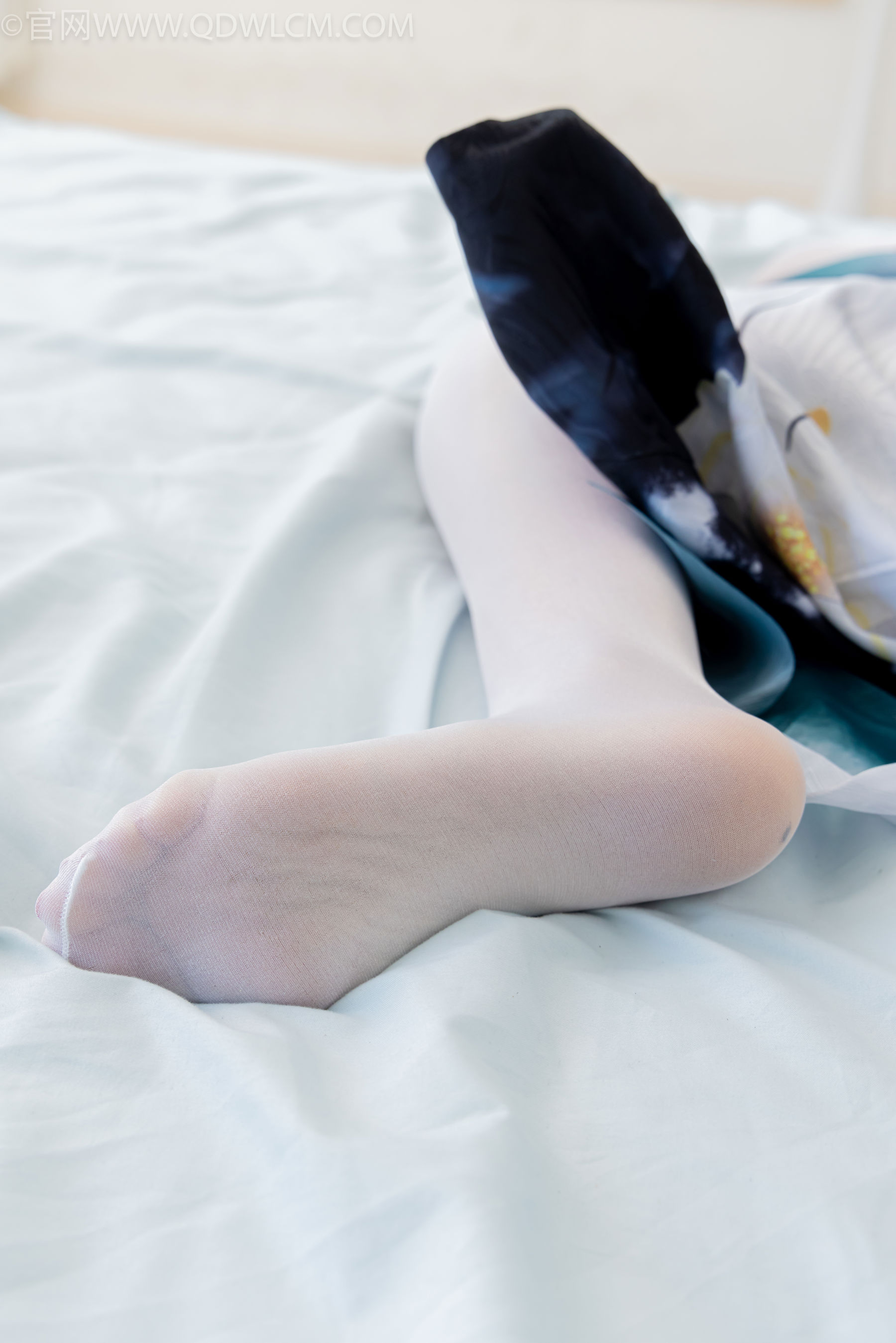 物恋传媒 No.2478 嘟嘟 - cos服、高跟凉鞋、薄白丝、薄黑丝/(183P)