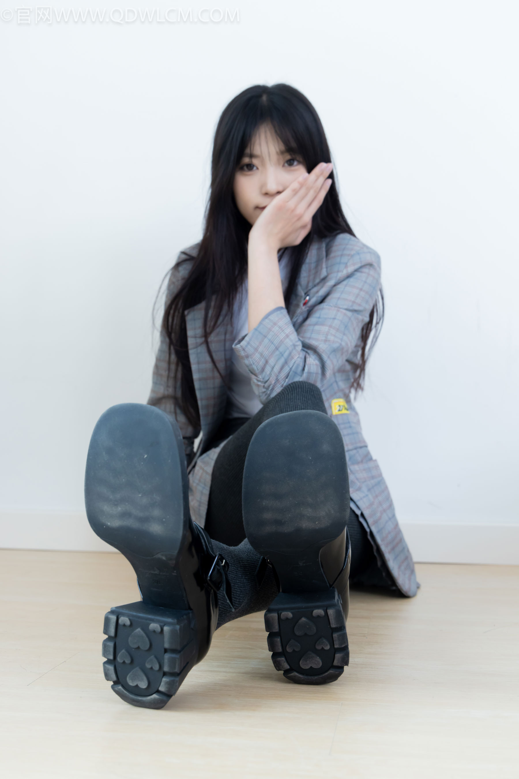 物恋传媒 No.2479 茯苓 - 皮鞋、厚灰连裤棉袜/(160P)