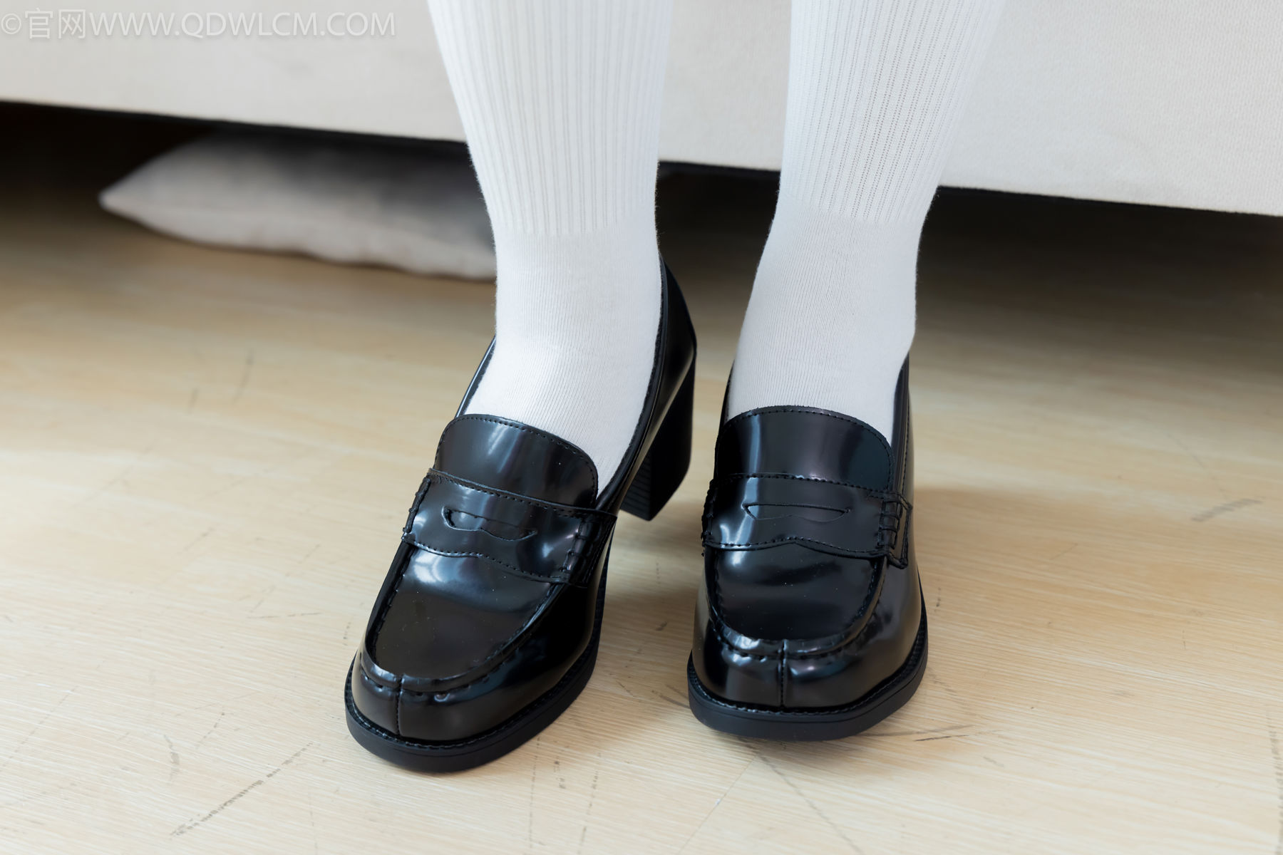 物恋传媒 No.2480 岚岚 - JK制服、白棉袜、穿鞋菜西红柿/(161P)