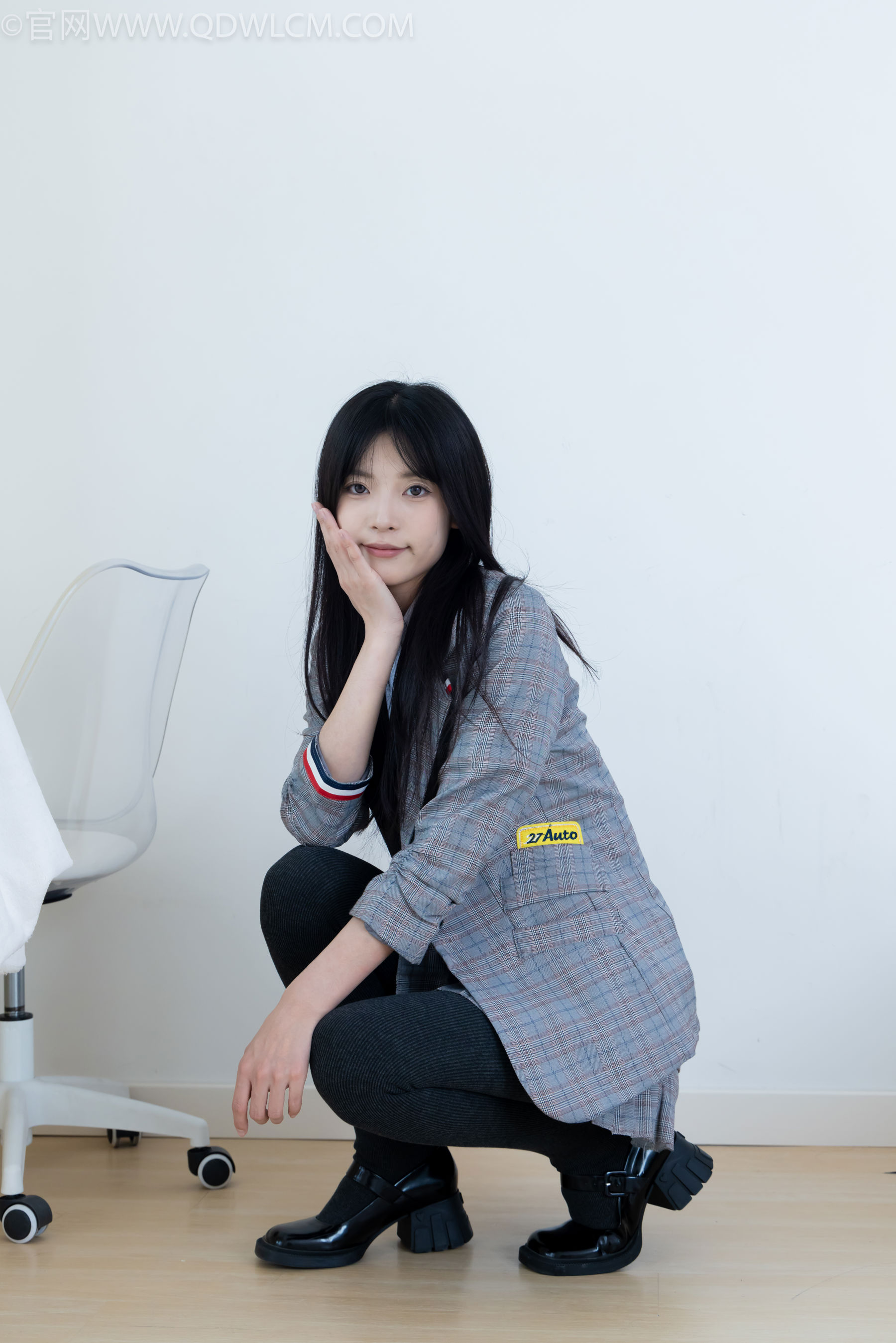 物恋传媒 No.2479 茯苓 - 皮鞋、厚灰连裤棉袜/(160P)