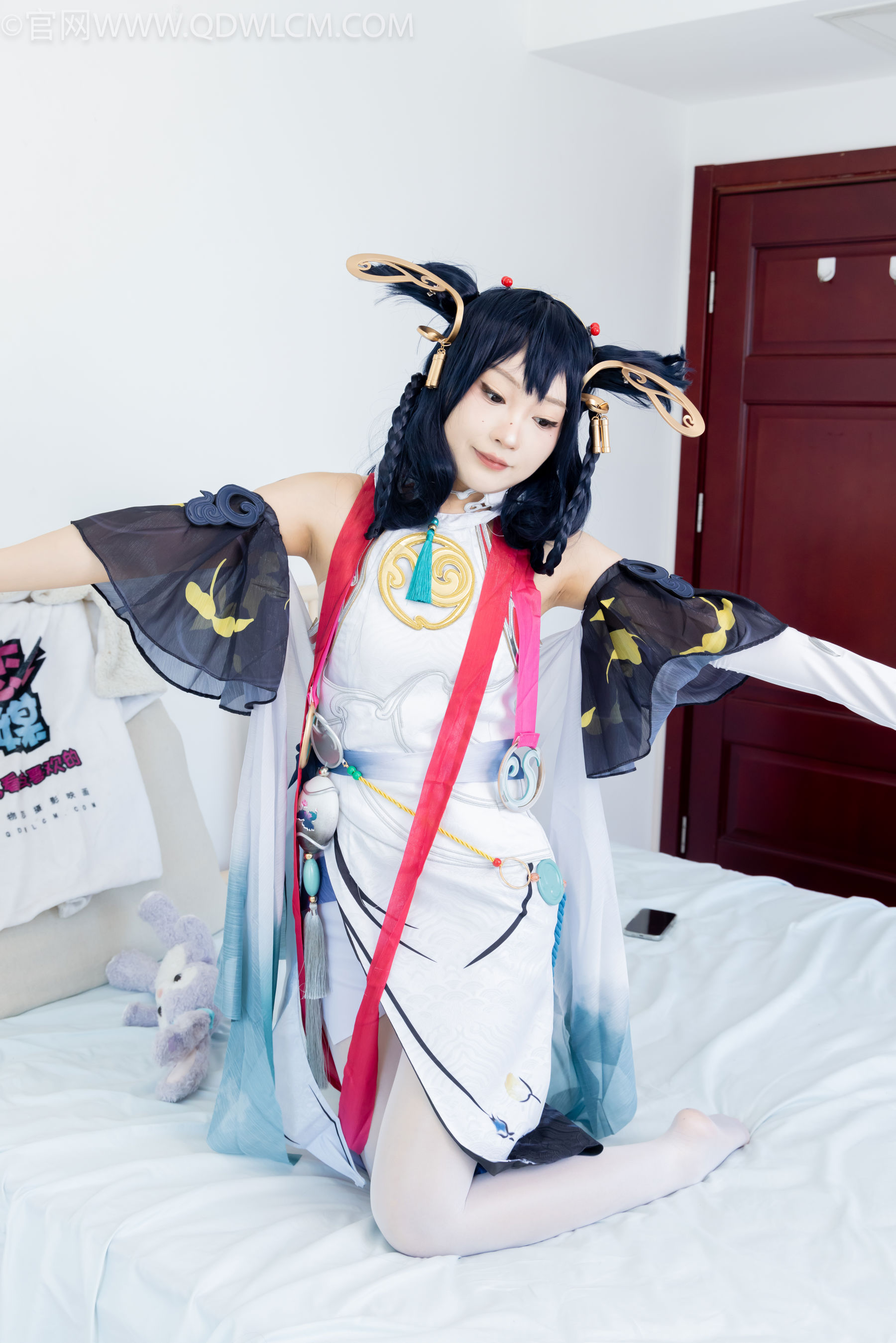 物恋传媒 No.2478 嘟嘟 - cos服、高跟凉鞋、薄白丝、薄黑丝/(183P)